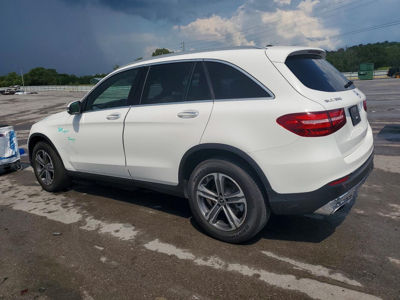 2017 MERCEDES-BENZ GLC 300 4MATIC — снимка 2
