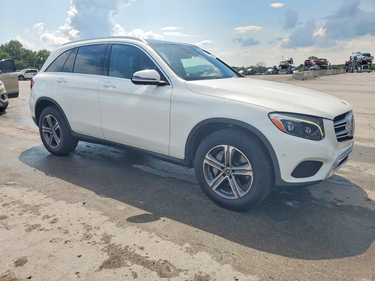 2017 MERCEDES-BENZ GLC 300 4MATIC — снимка 4