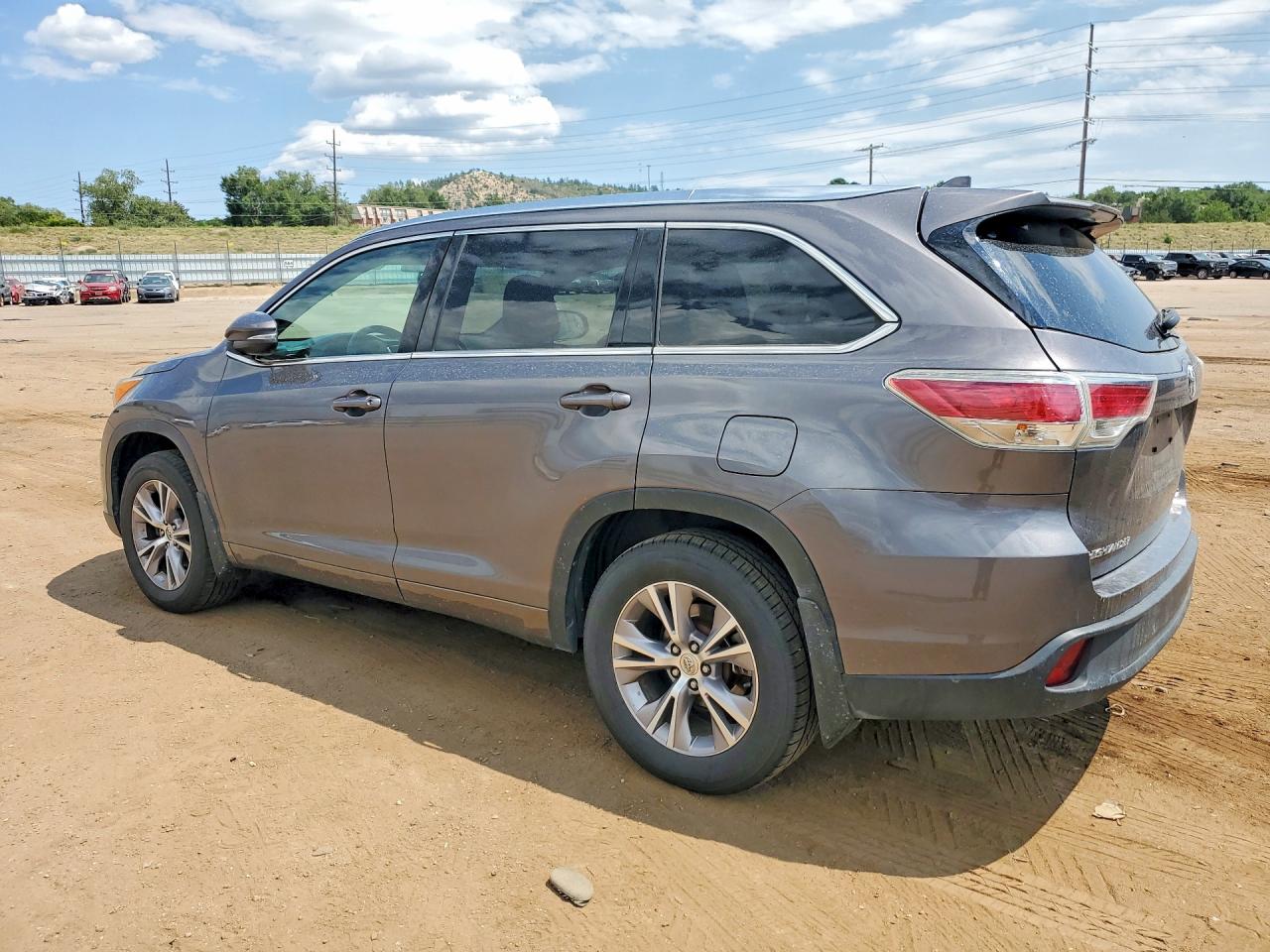 2015 TOYOTA HIGHLANDER XLE — снимка 2