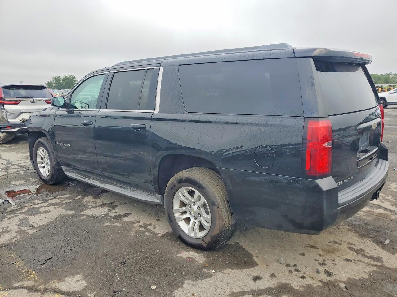 2015 CHEVROLET SUBURBAN K1500 LT — снимка 2
