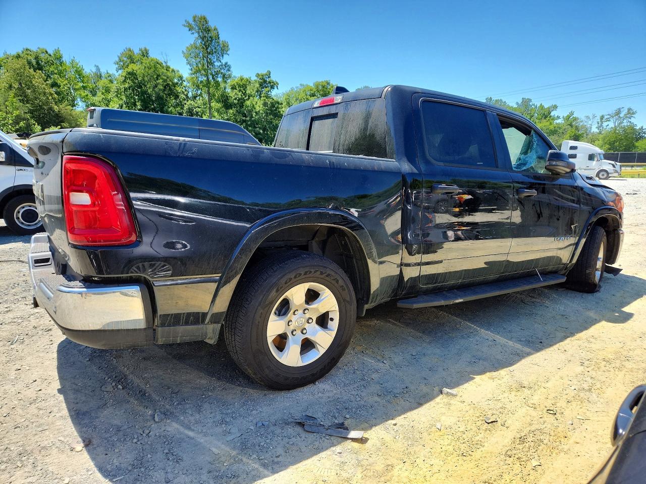 2025 RAM 1500 BIG HORN — снимка 3
