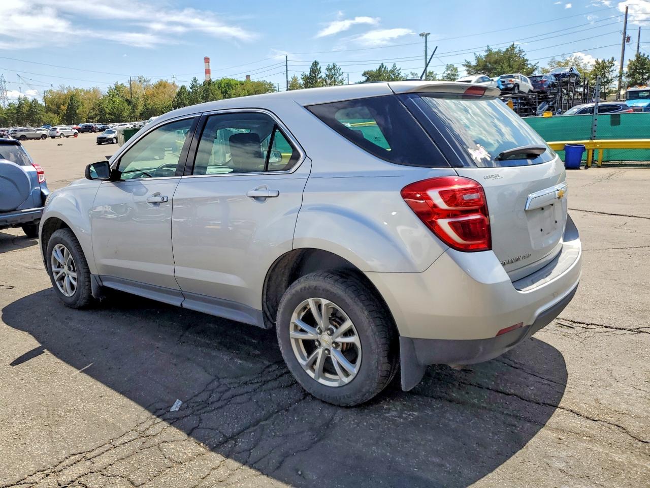 2017 CHEVROLET EQUINOX LS — снимка 2