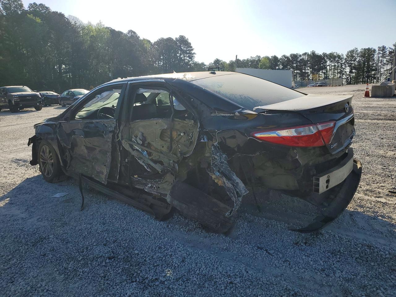2016 TOYOTA CAMRY SE — снимка 2