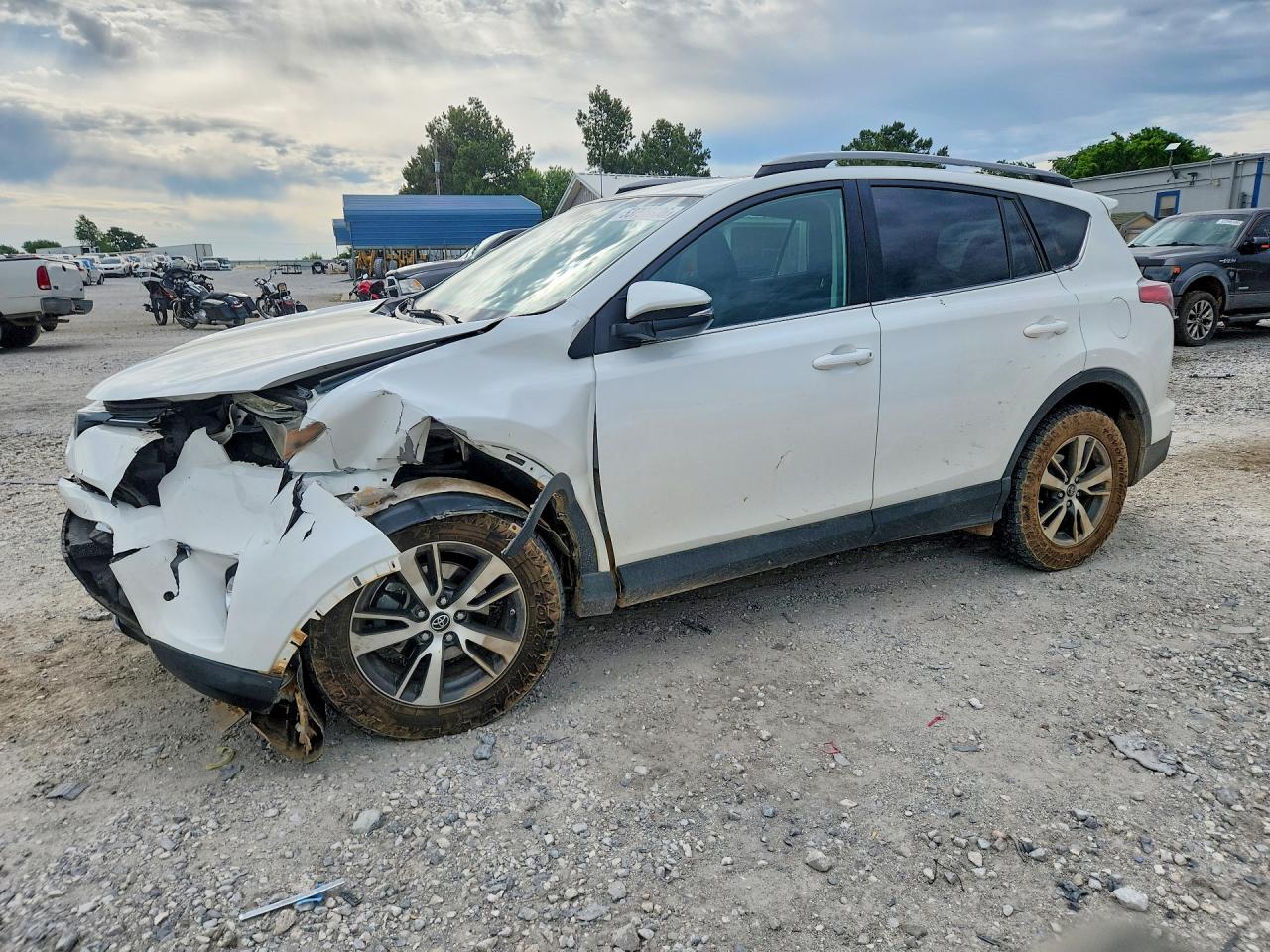 2017 TOYOTA RAV4 XLE