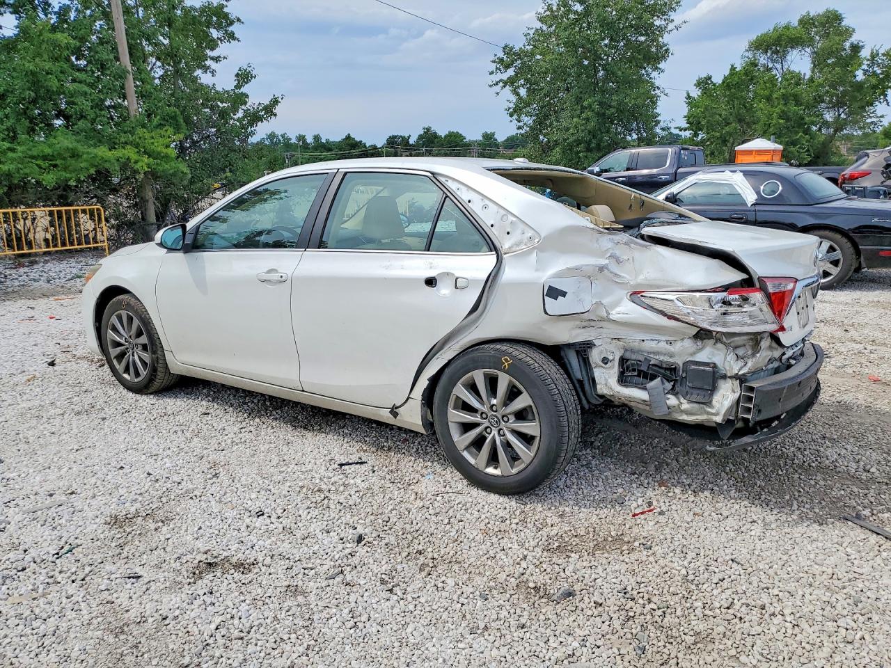 2017 TOYOTA CAMRY XLE — снимка 2