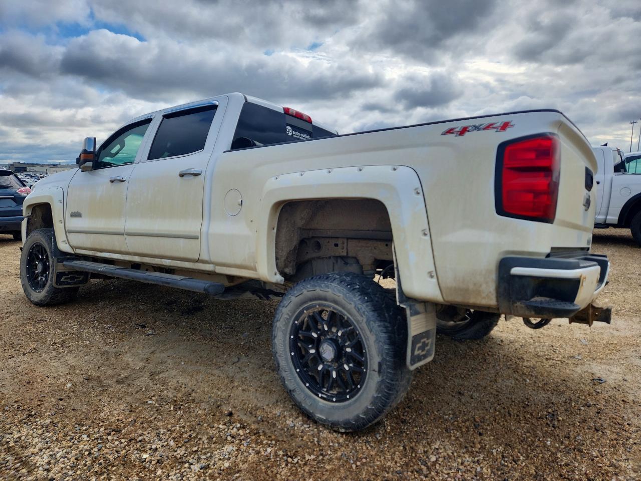 2015 CHEVROLET SILVERADO K2500 HIGH COUNTRY — снимка 2