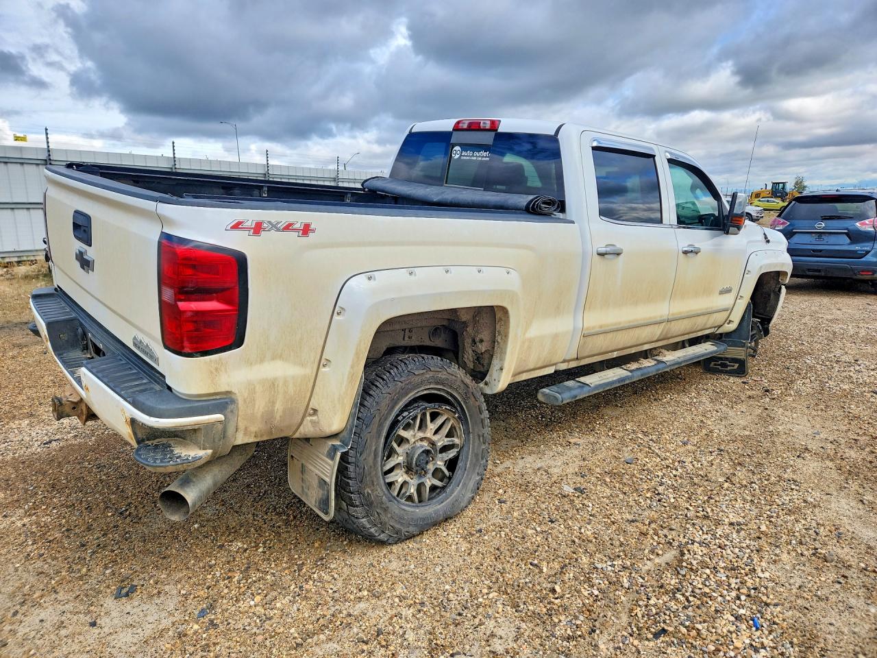 2015 CHEVROLET SILVERADO K2500 HIGH COUNTRY — снимка 3