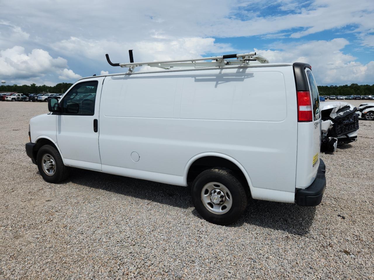 2020 CHEVROLET EXPRESS G2500 — снимка 2