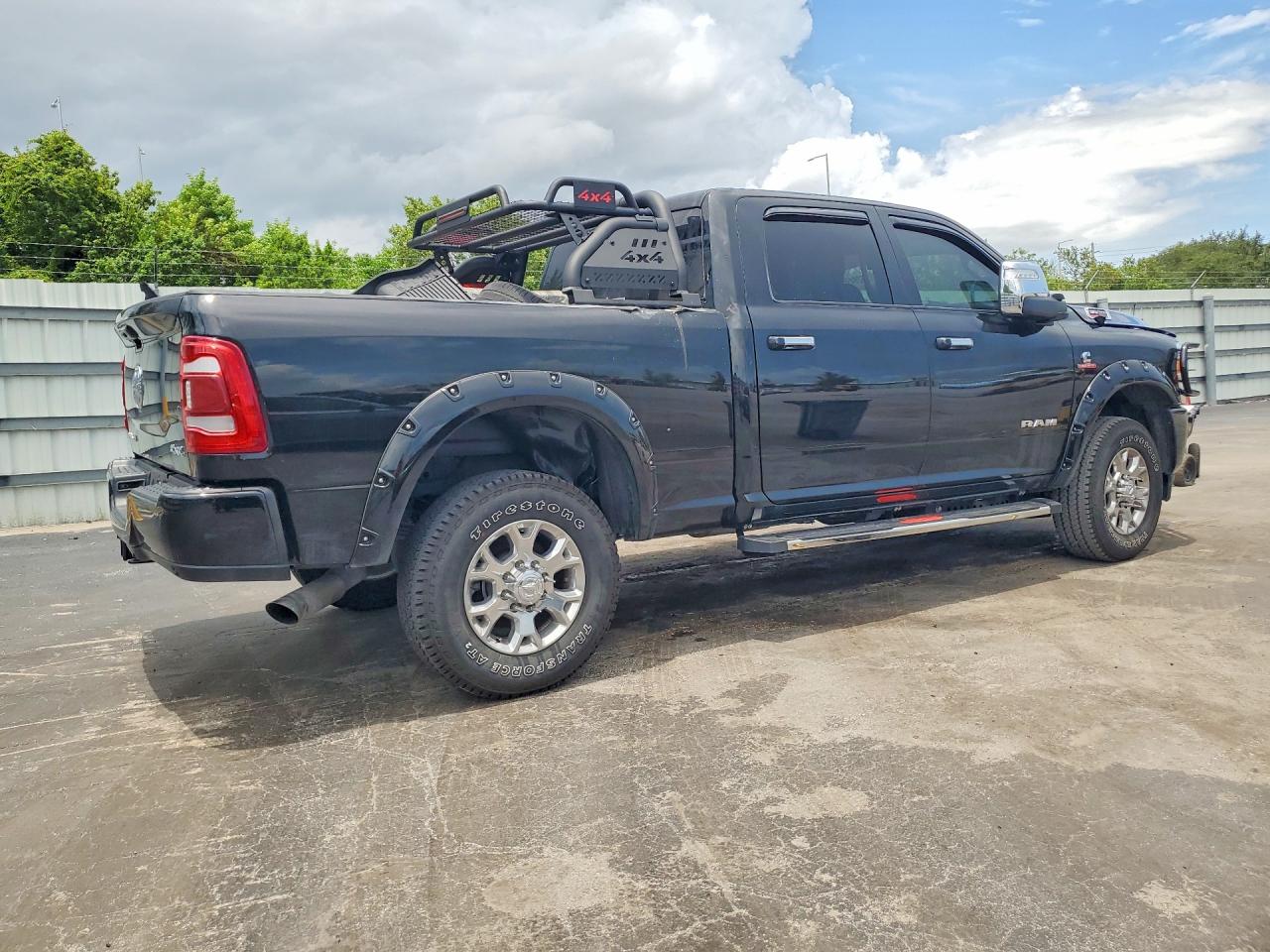 2024 RAM 3500 LARAMIE — снимка 3