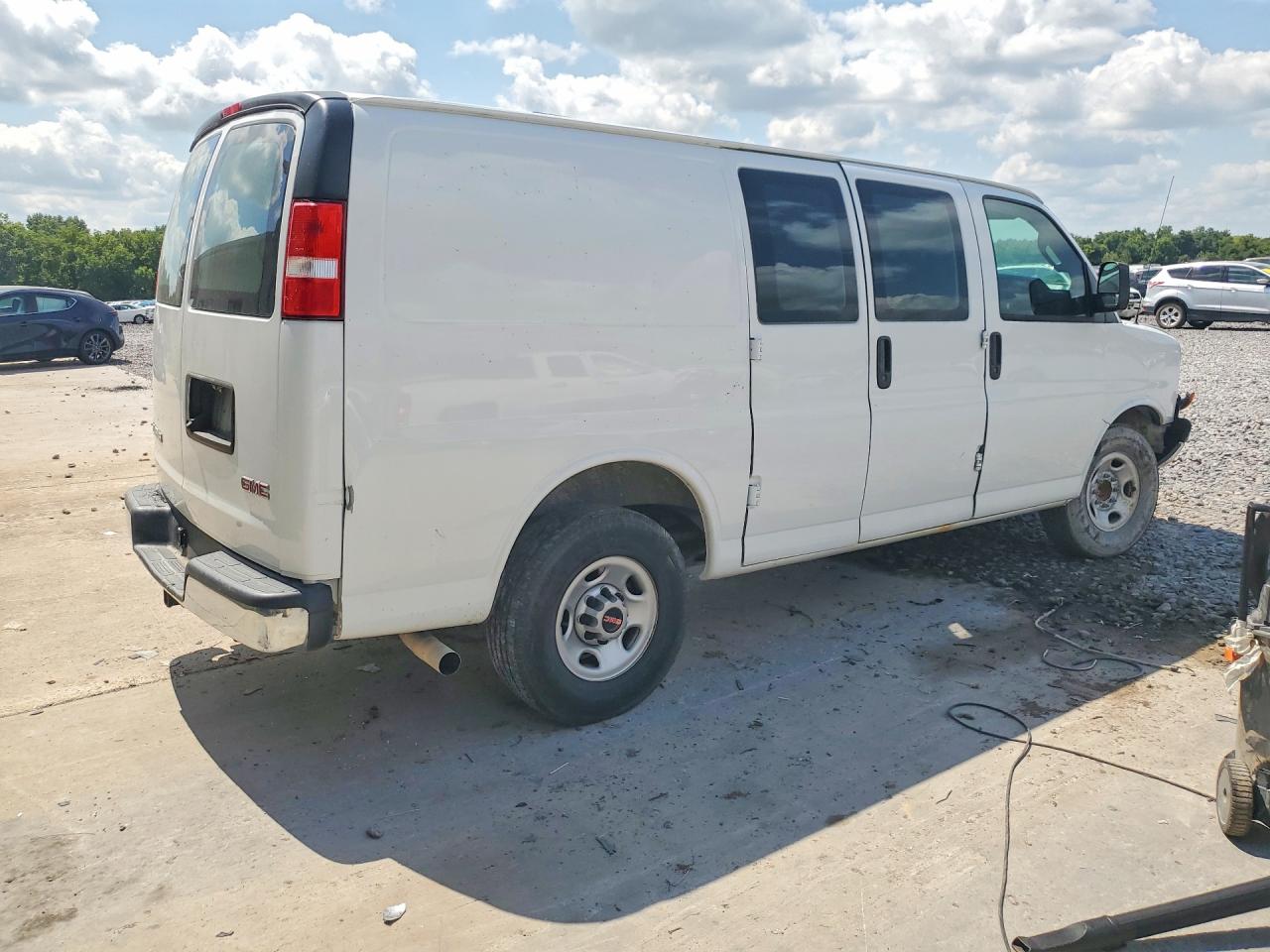 2021 GMC SAVANA G2500 — снимка 3