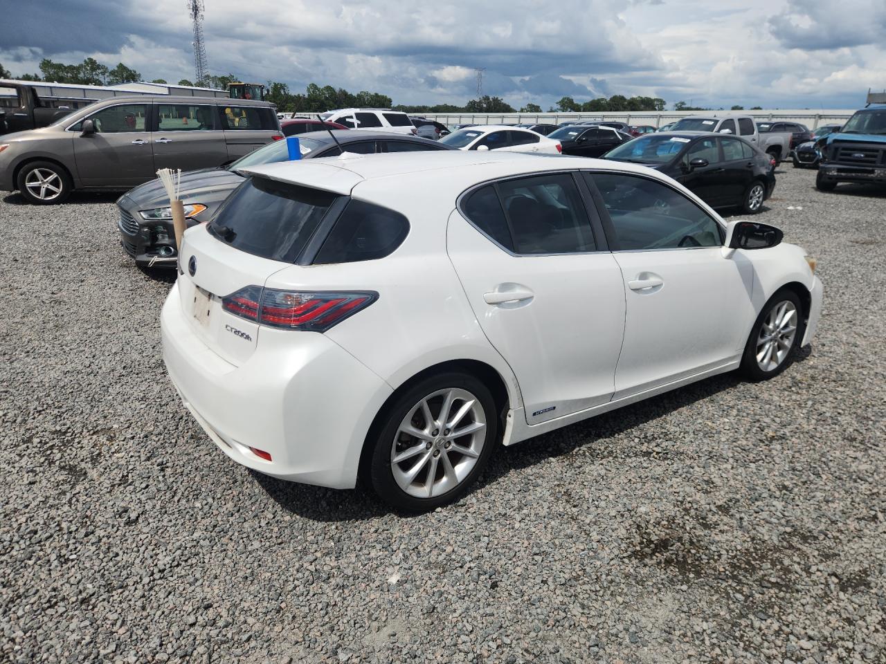 2013 LEXUS CT 200 — снимка 3