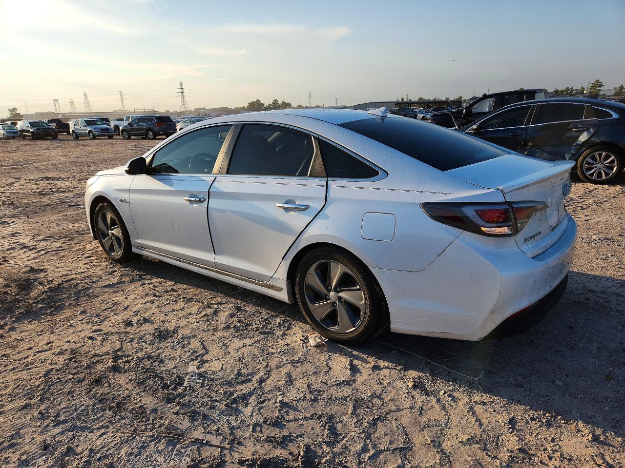2017 HYUNDAI SONATA HYBRID LIMITED — снимка 2