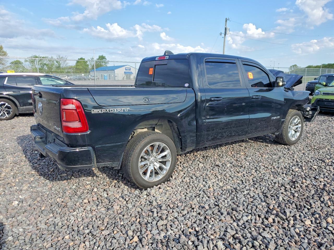 2023 RAM 1500 LARAMIE — снимка 3