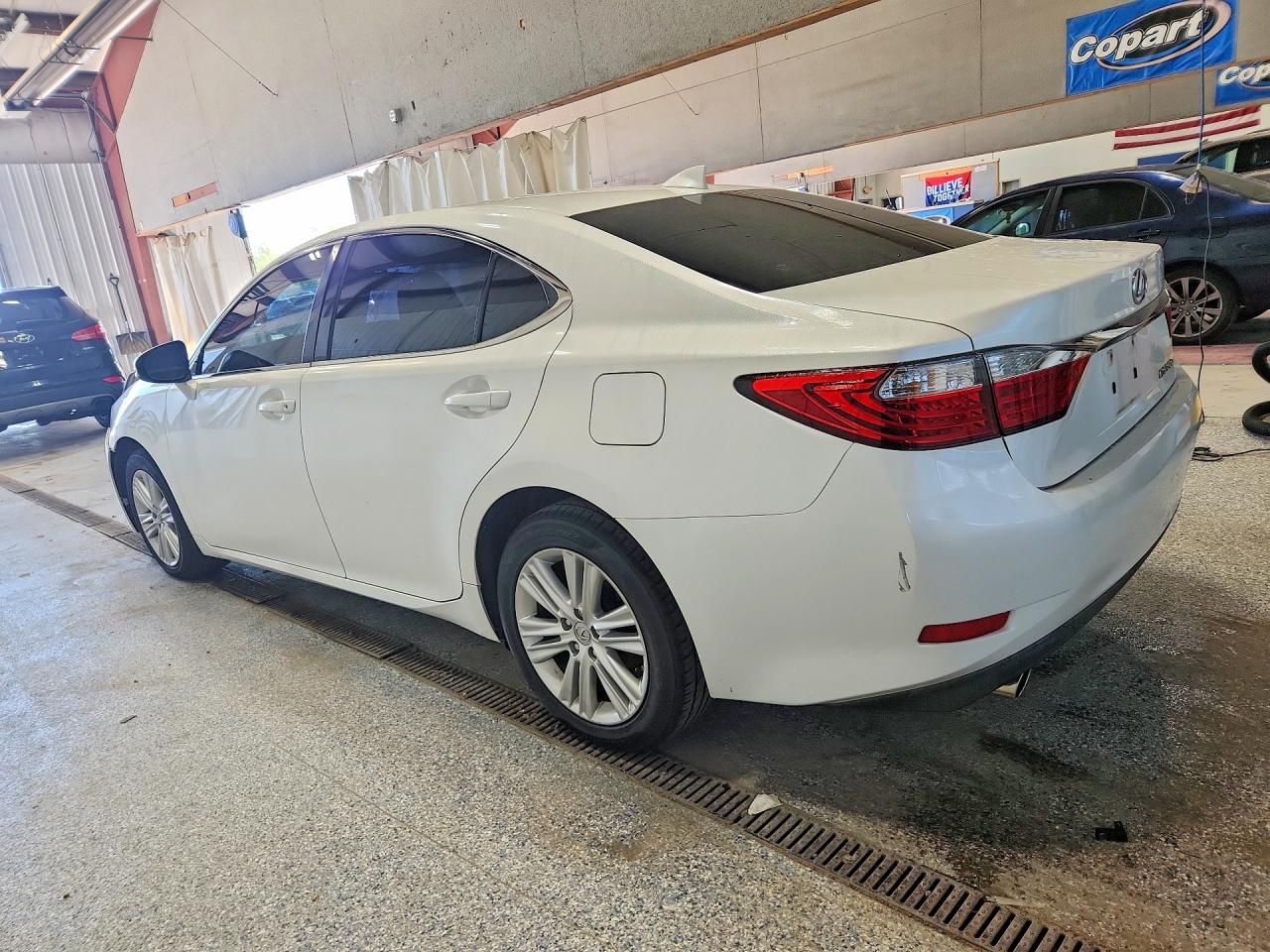 2015 LEXUS ES 350 — снимка 2