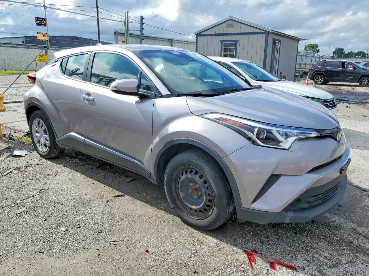 2019 TOYOTA C-HR LE — снимка 4