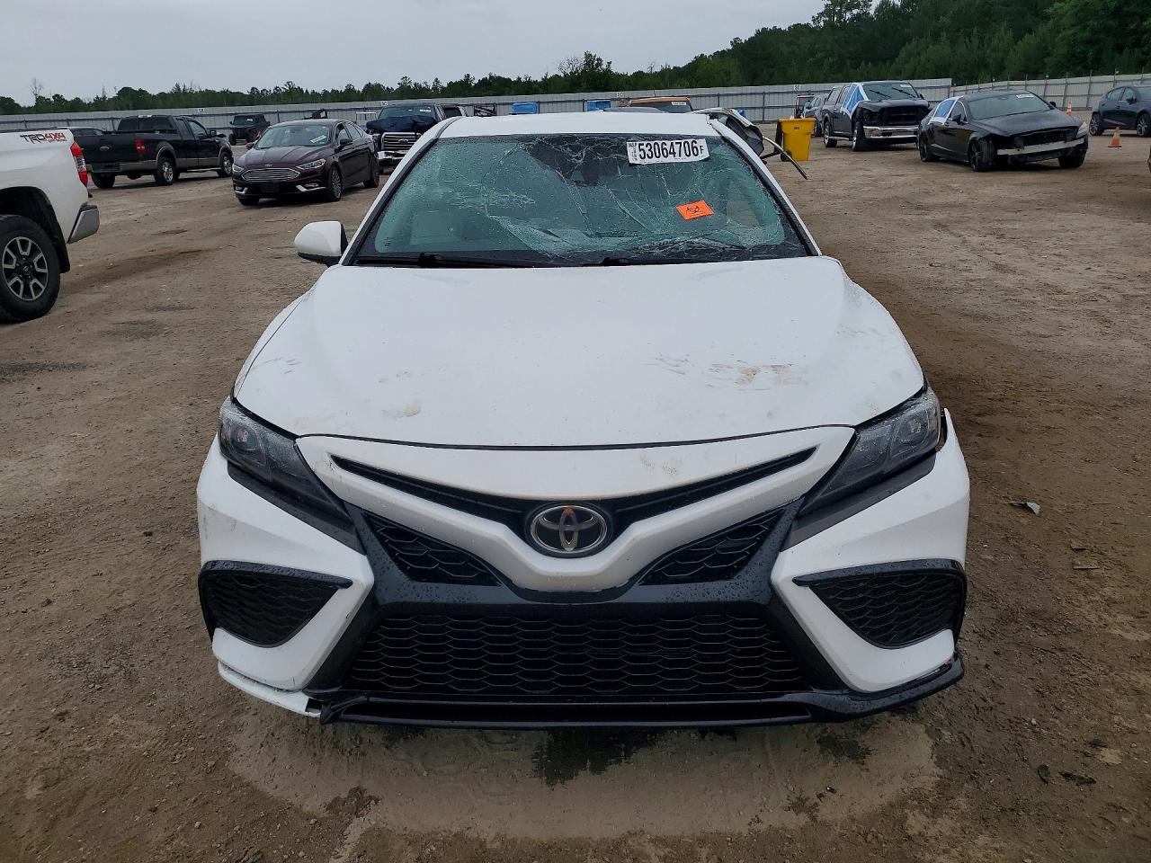 2021 TOYOTA CAMRY SE — снимка 5