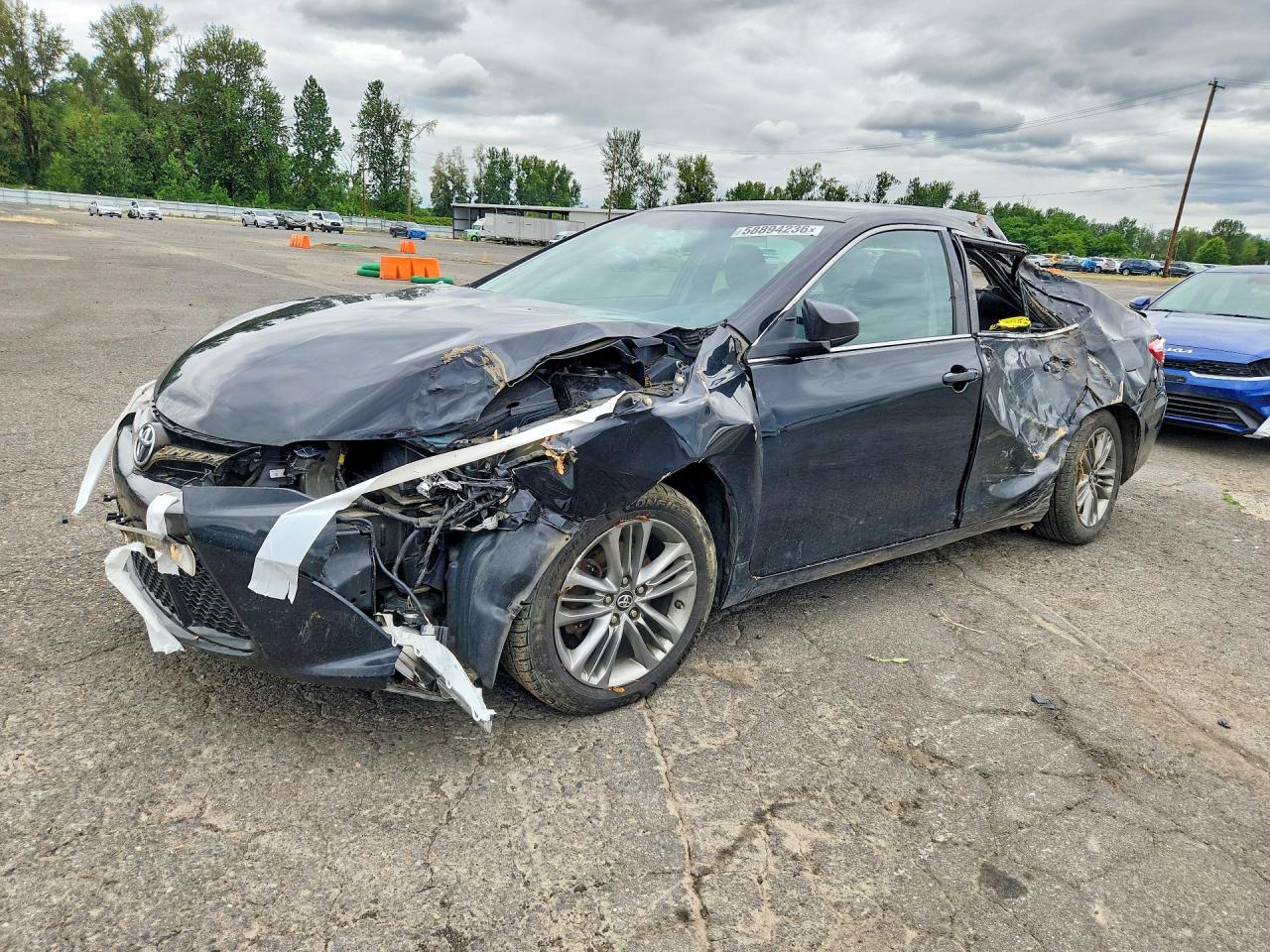 2017 TOYOTA CAMRY SE