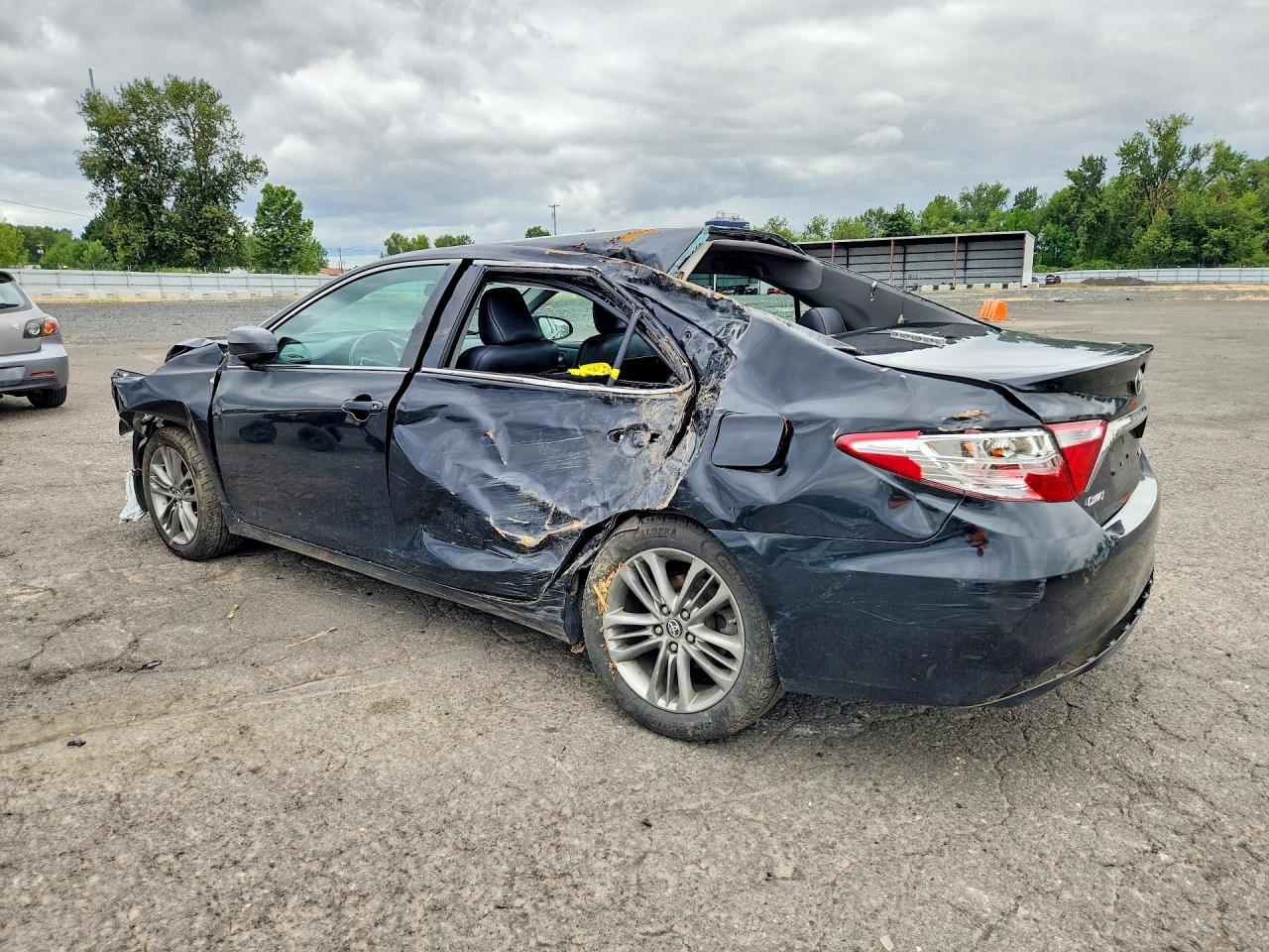 2017 TOYOTA CAMRY SE — снимка 2