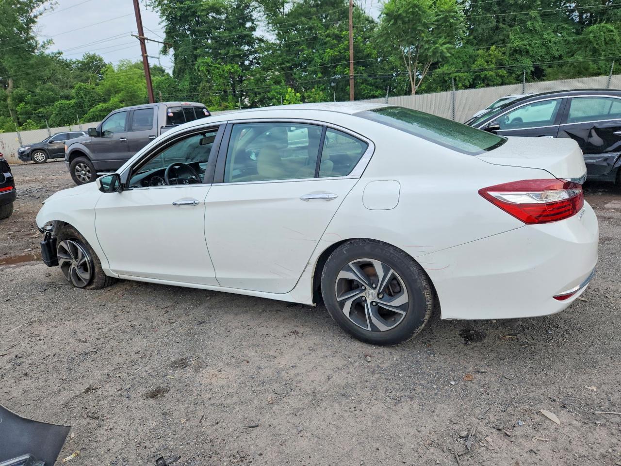 2017 HONDA ACCORD LX — снимка 2