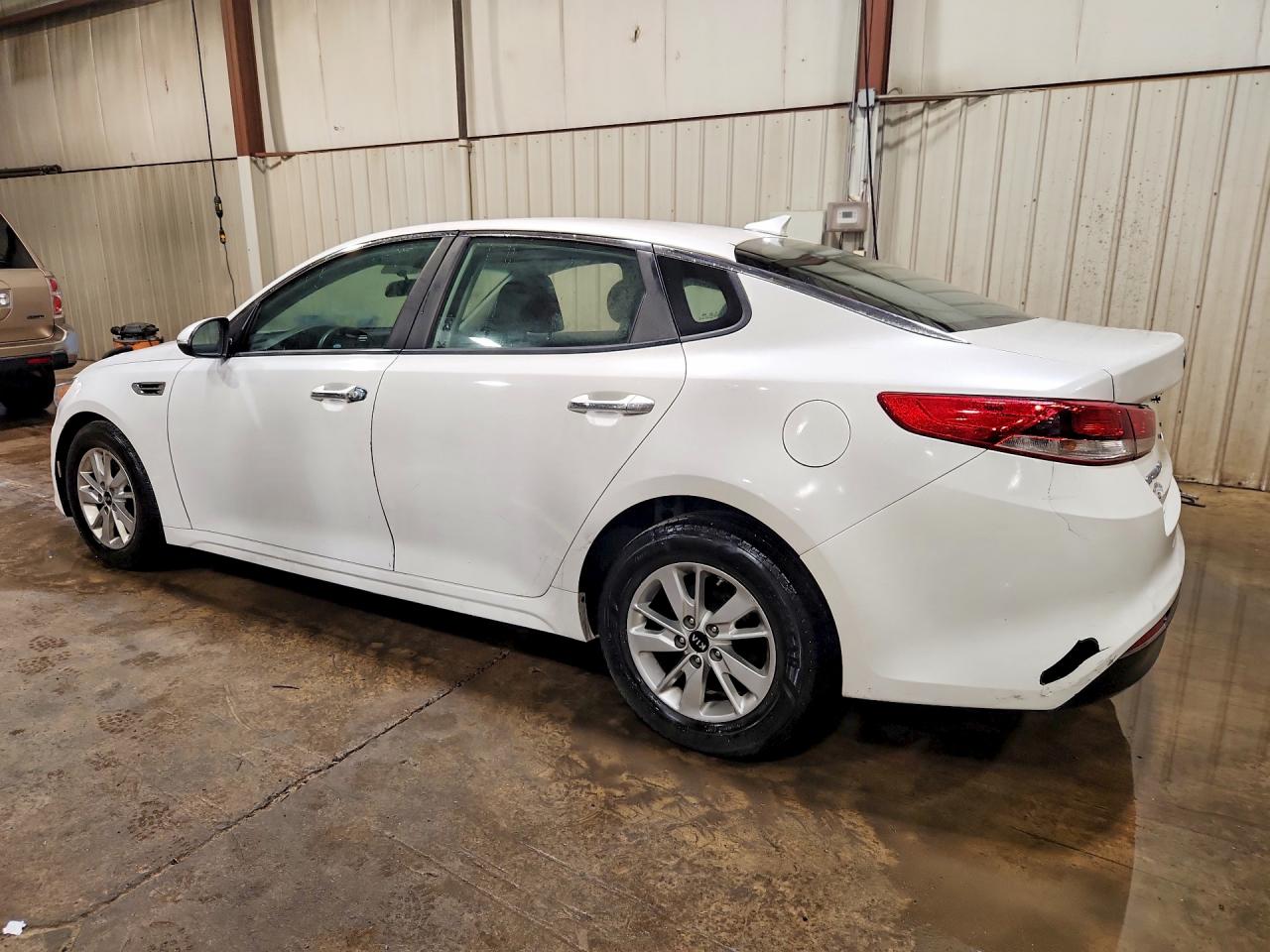 2017 KIA OPTIMA LX — снимка 2