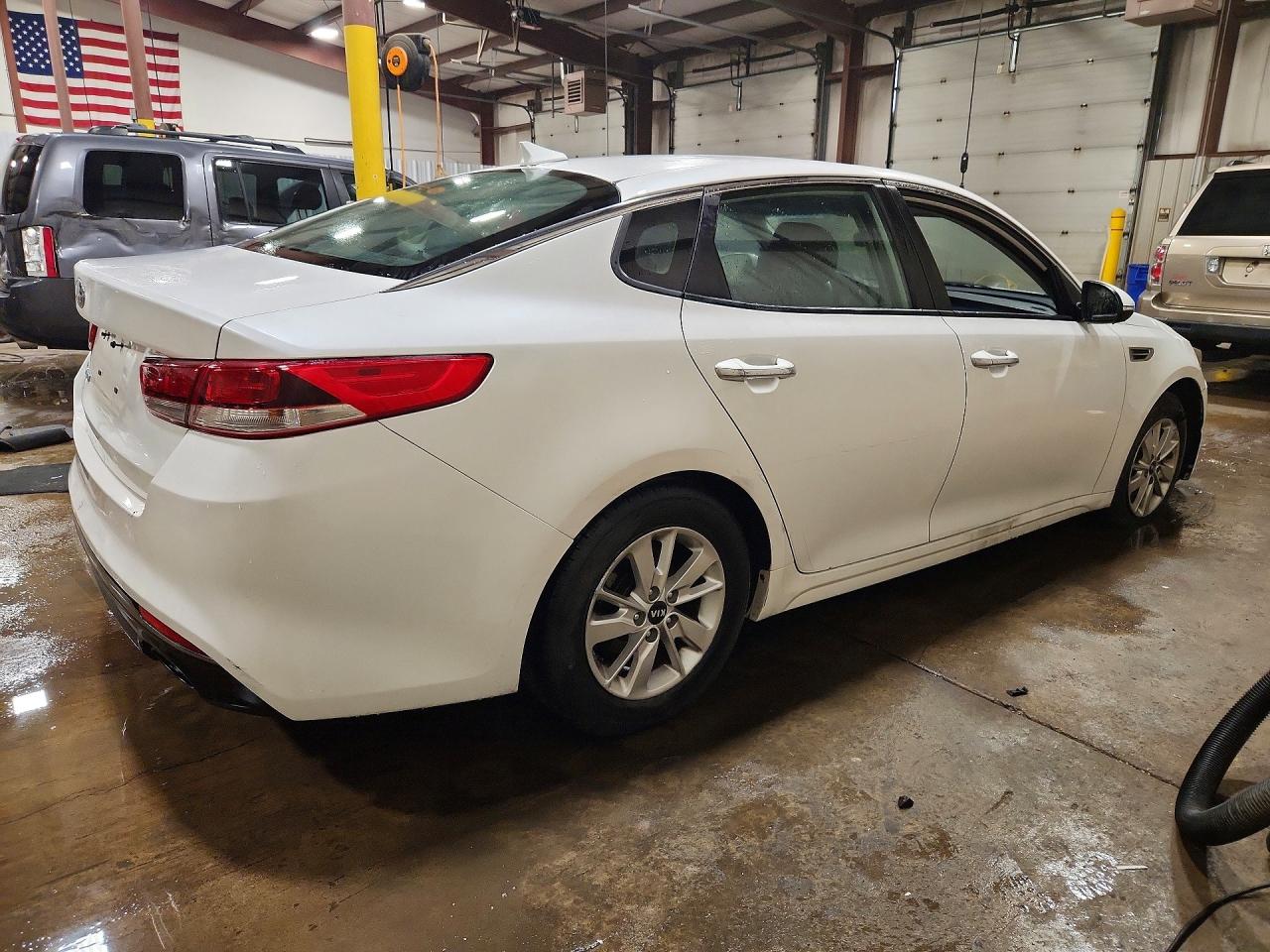 2017 KIA OPTIMA LX — снимка 3