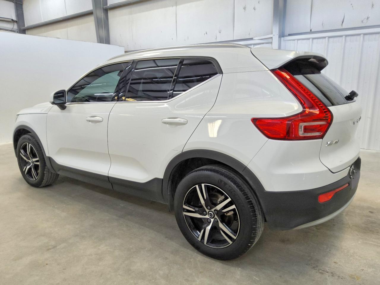 2023 VOLVO XC40 PLUS — снимка 2