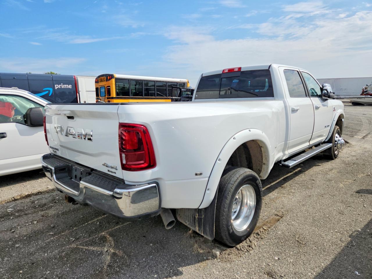 2025 RAM 3500 LARAMIE — снимка 3