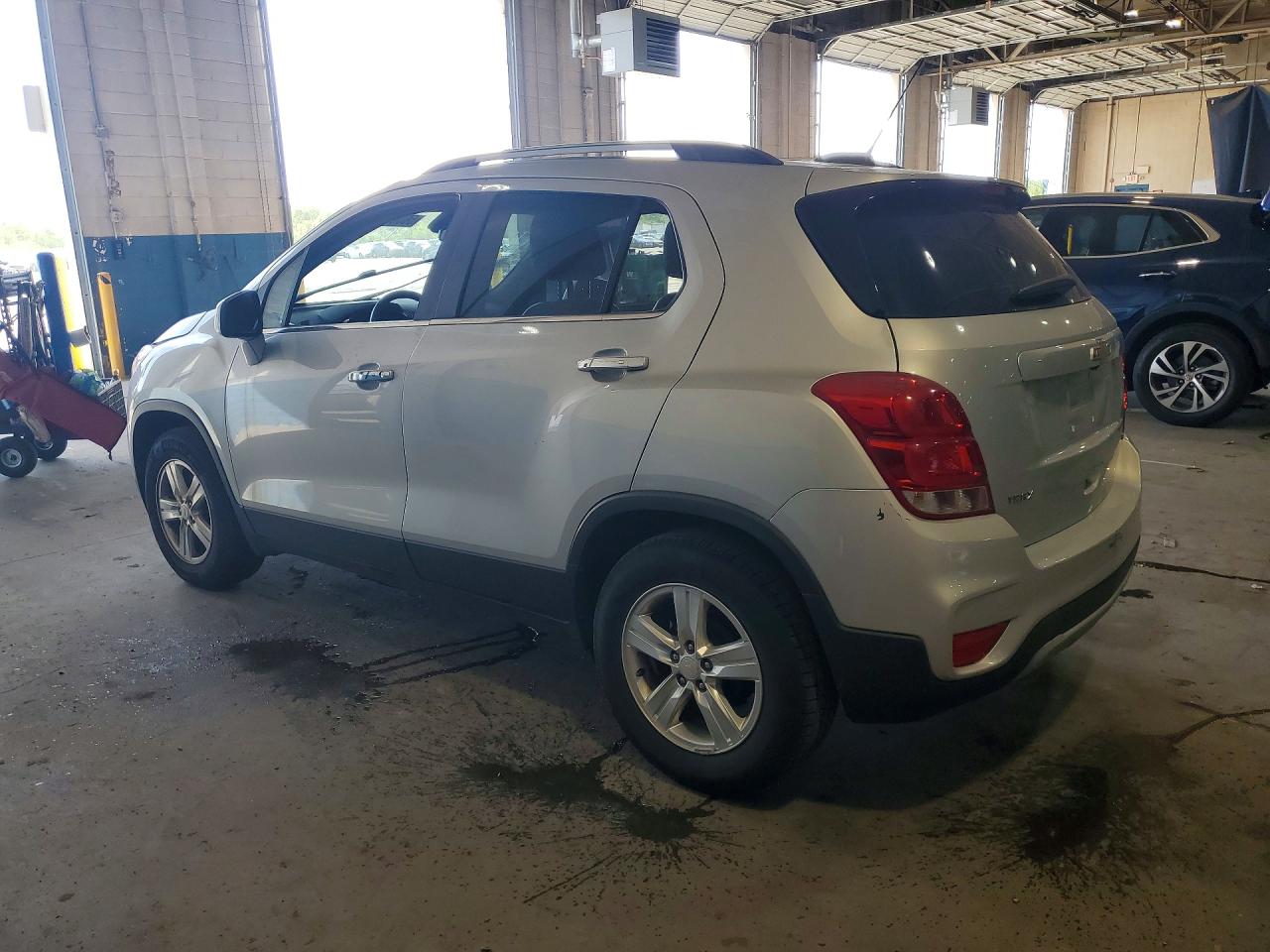2017 CHEVROLET TRAX 1LT — снимка 2