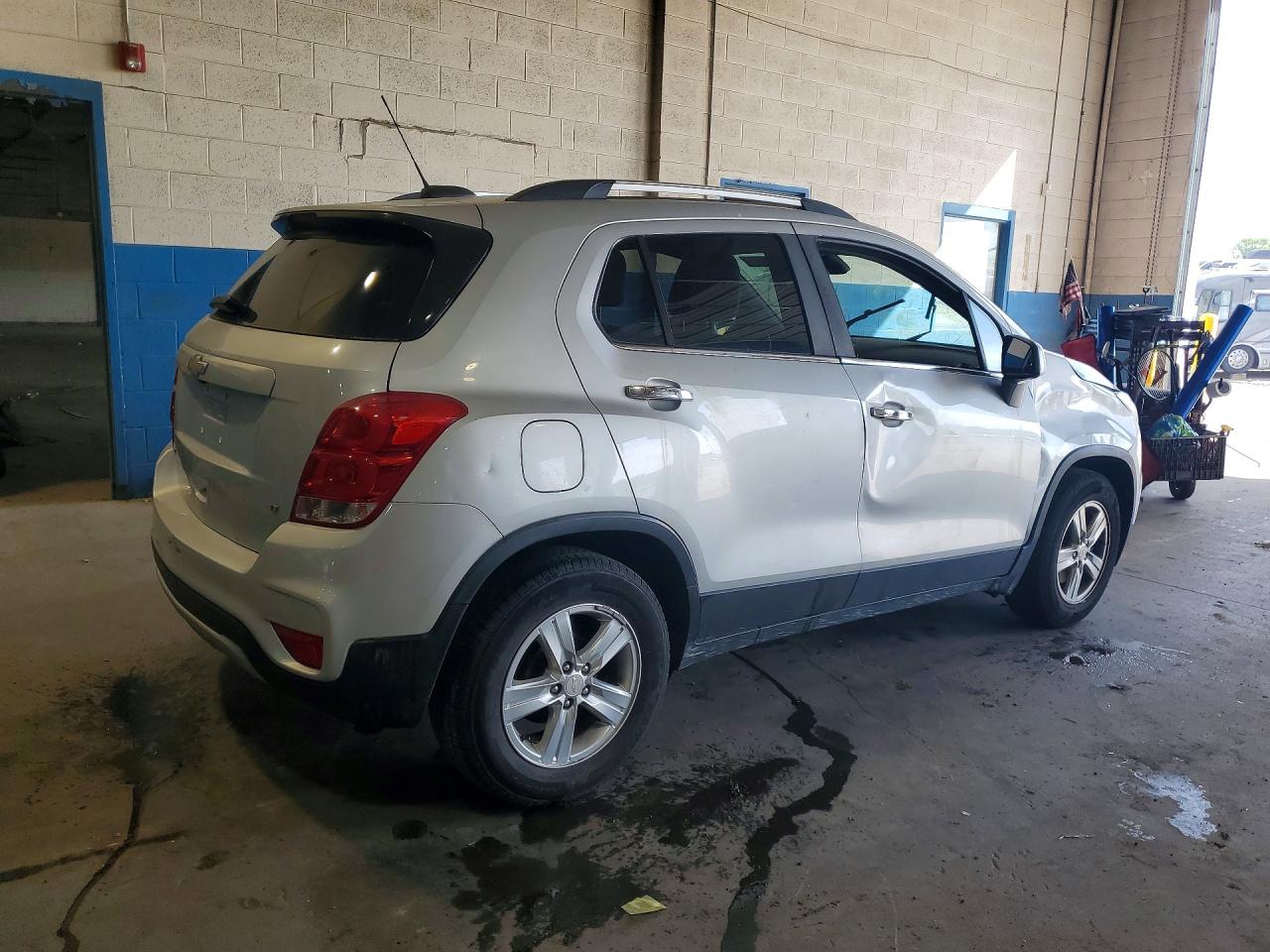 2017 CHEVROLET TRAX 1LT — снимка 3