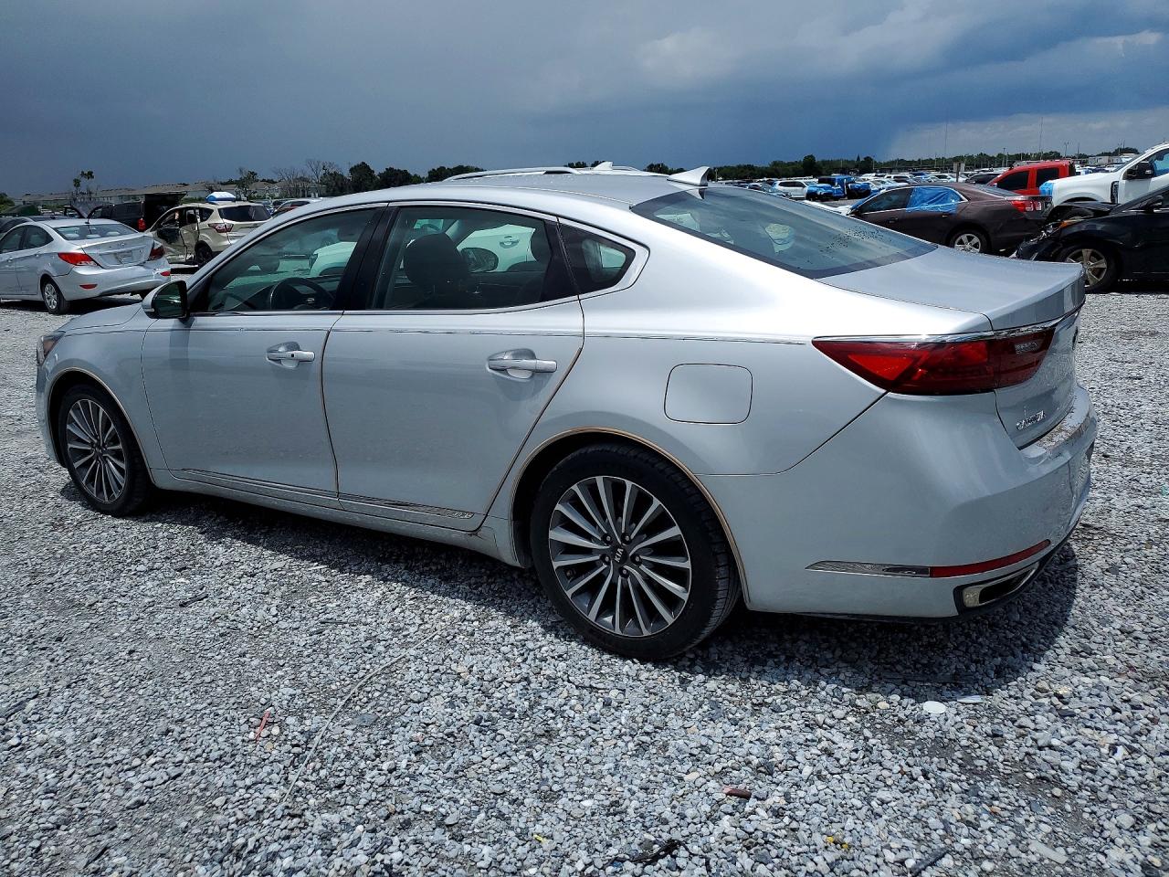2017 KIA CADENZA PREMIUM — снимка 2