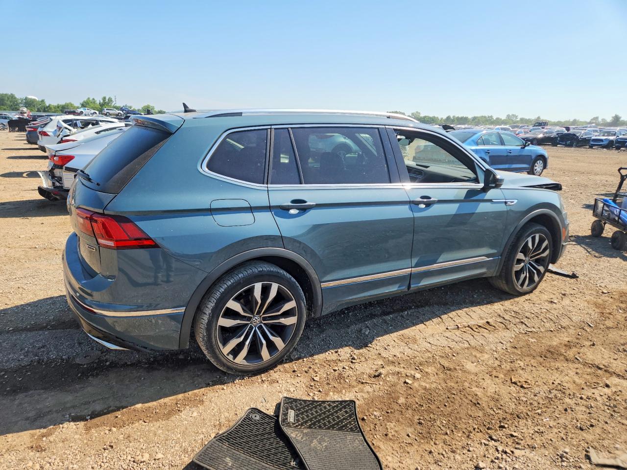 2021 VOLKSWAGEN TIGUAN SEL PREMIUM R-LINE — снимка 3