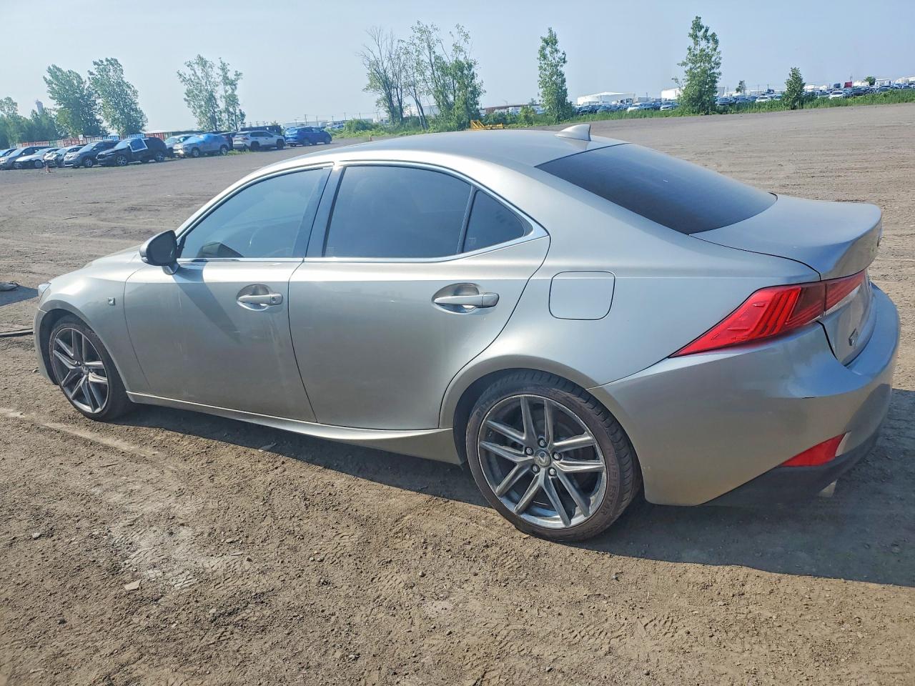2017 LEXUS IS 300 — снимка 2
