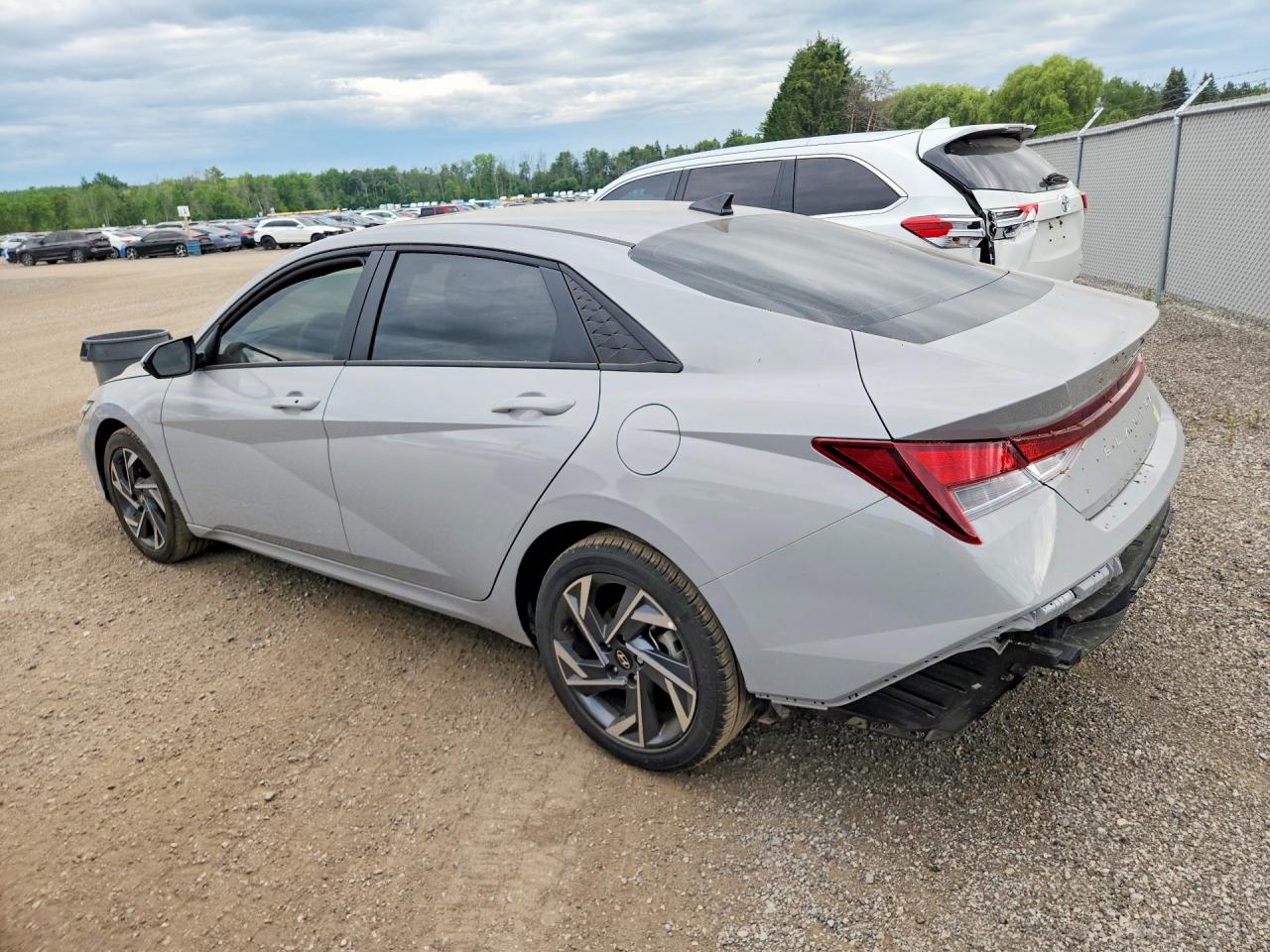 2026 HYUNDAI ELANTRA SEL SPORT — снимка 2
