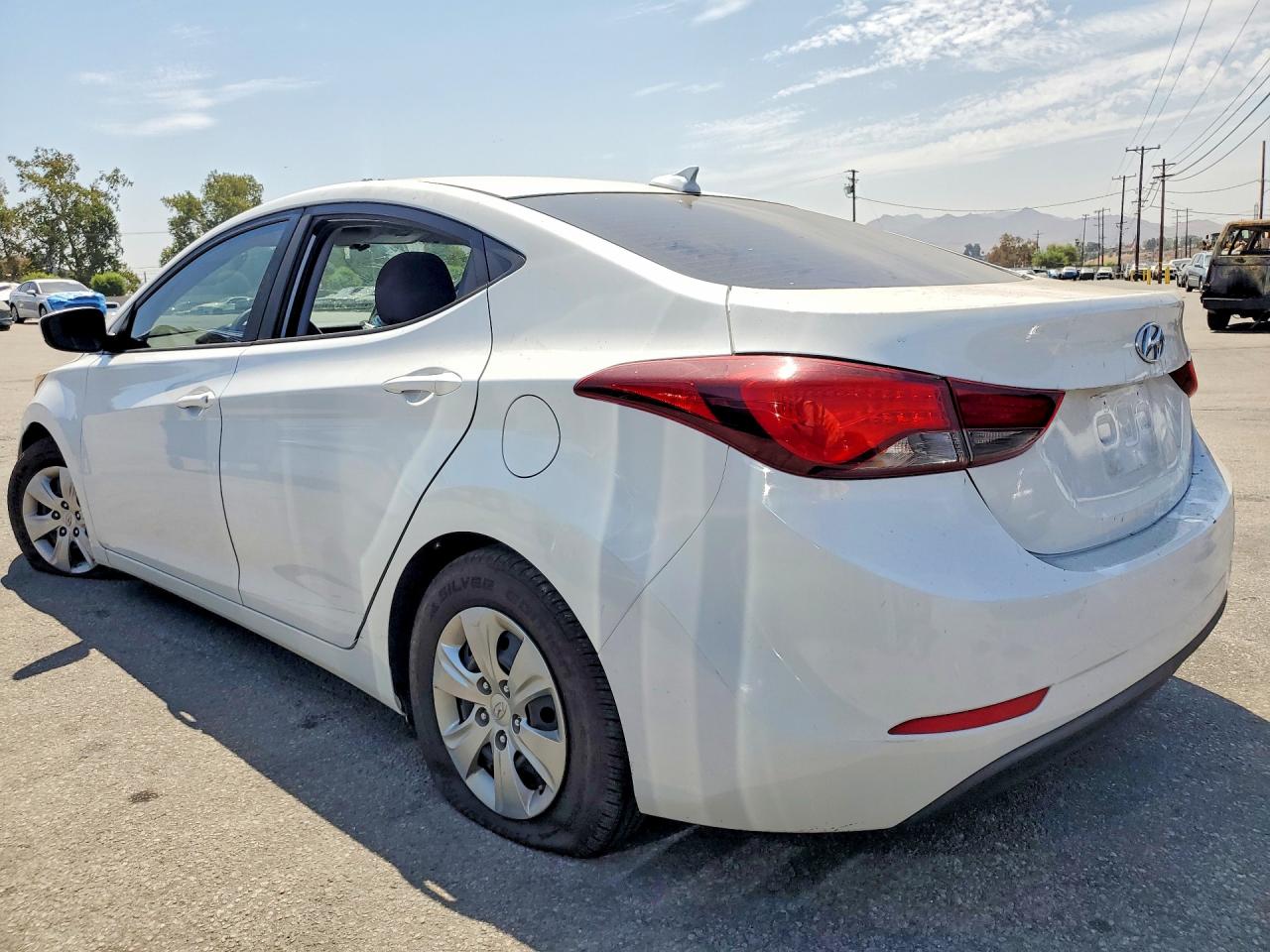2016 HYUNDAI ELANTRA SE — снимка 2