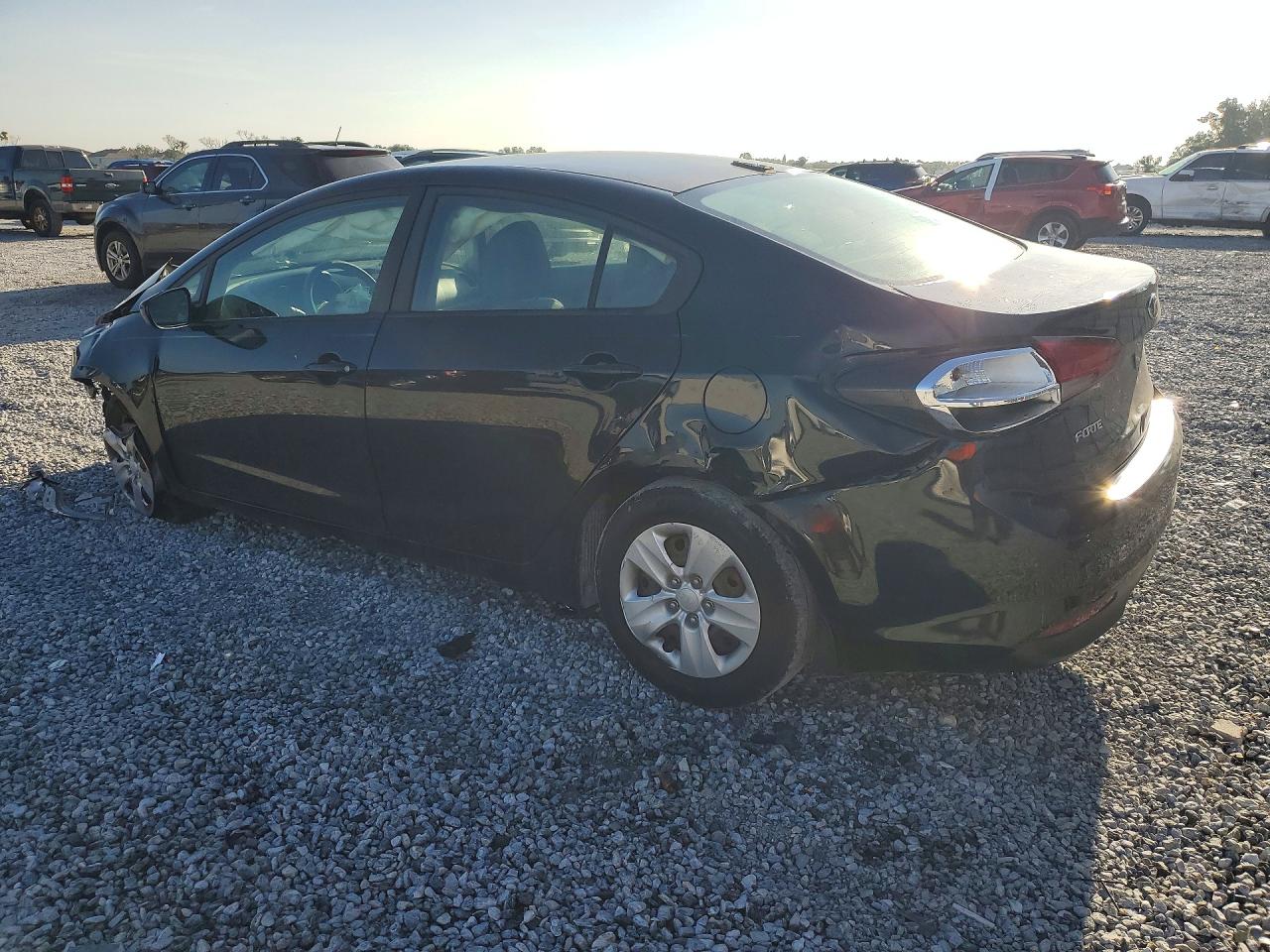 2017 KIA FORTE LX — снимка 2