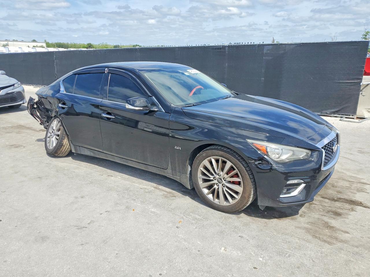 2018 INFINITI Q50 2.0T LUXE — снимка 4