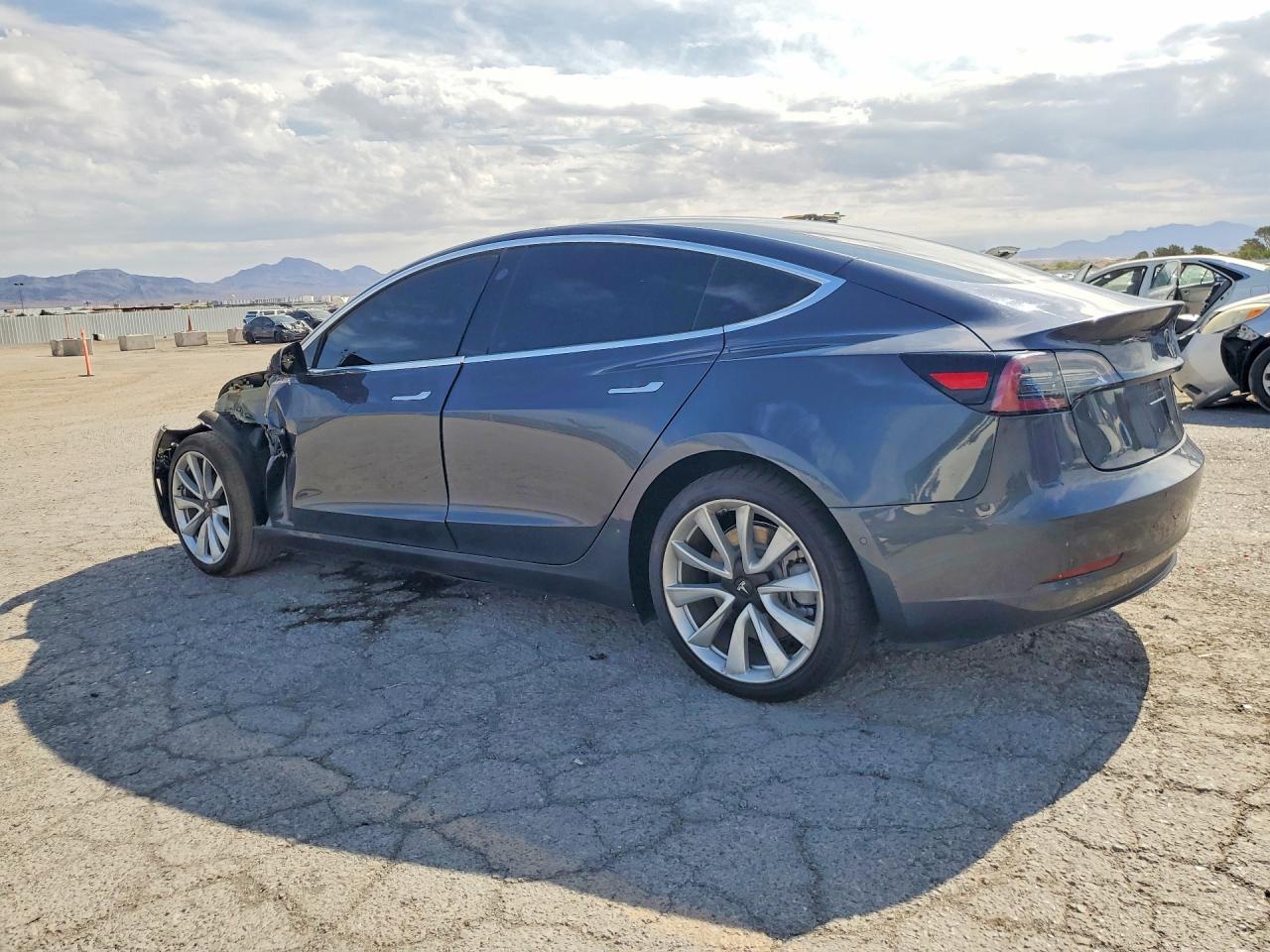 2018 TESLA MODEL 3 — снимка 2