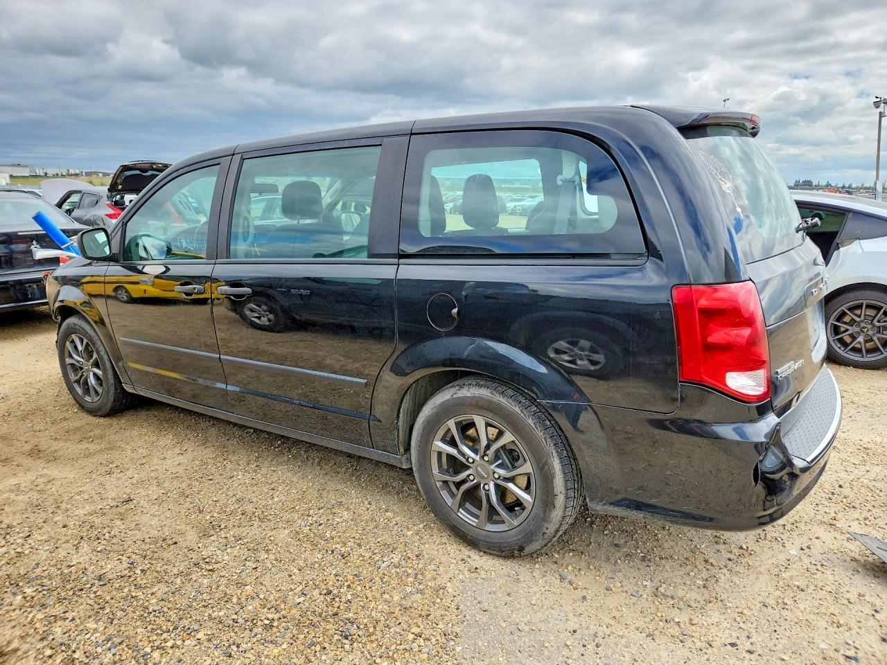 2015 DODGE GRAND CARAVAN SE — снимка 2