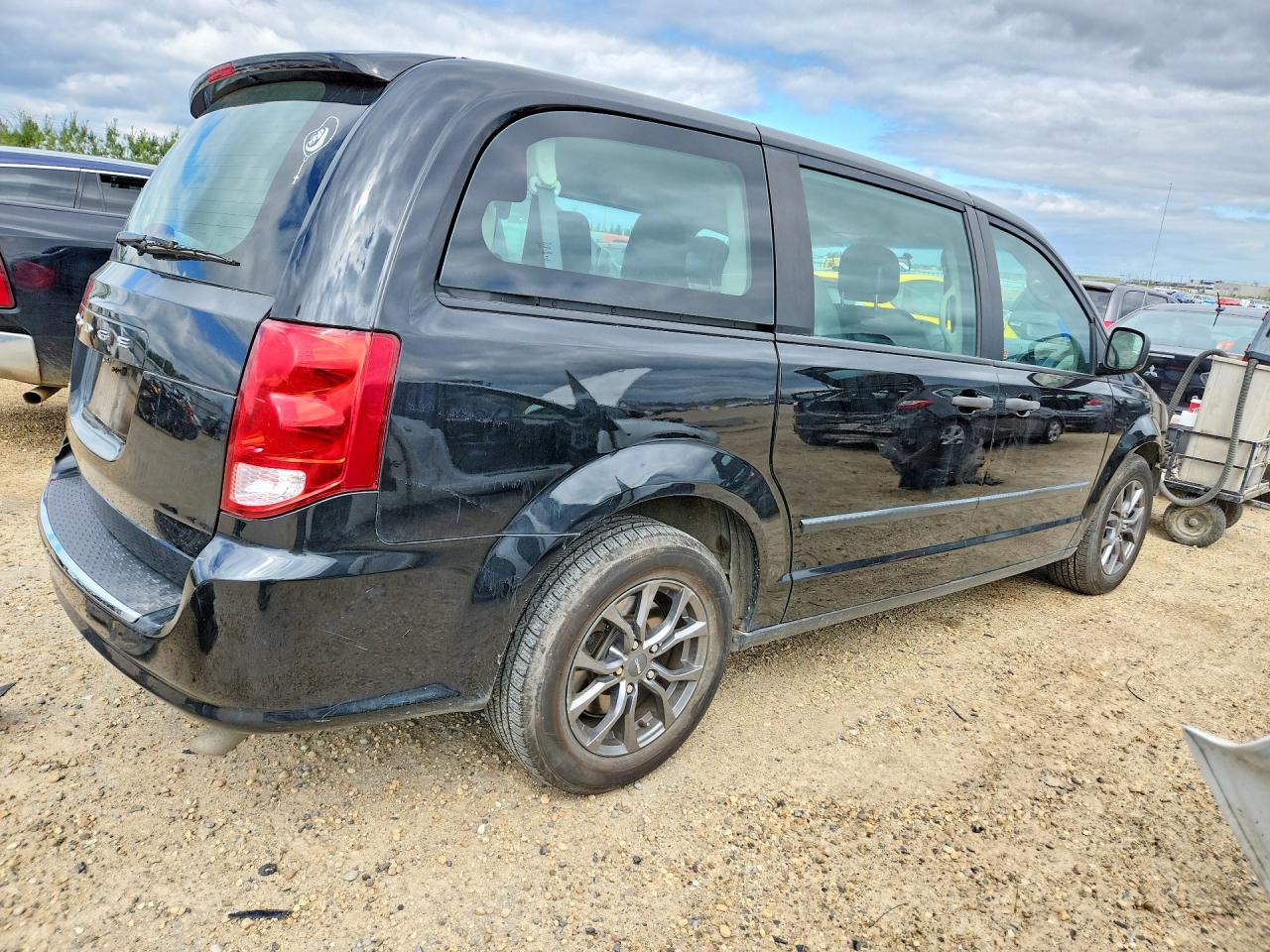 2015 DODGE GRAND CARAVAN SE — снимка 3