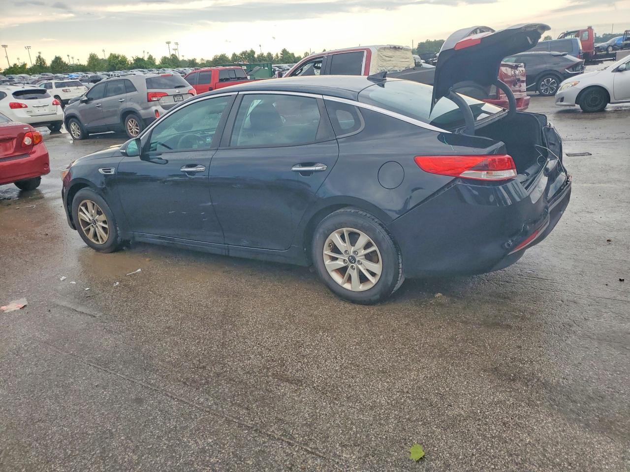 2017 KIA OPTIMA LX — снимка 2
