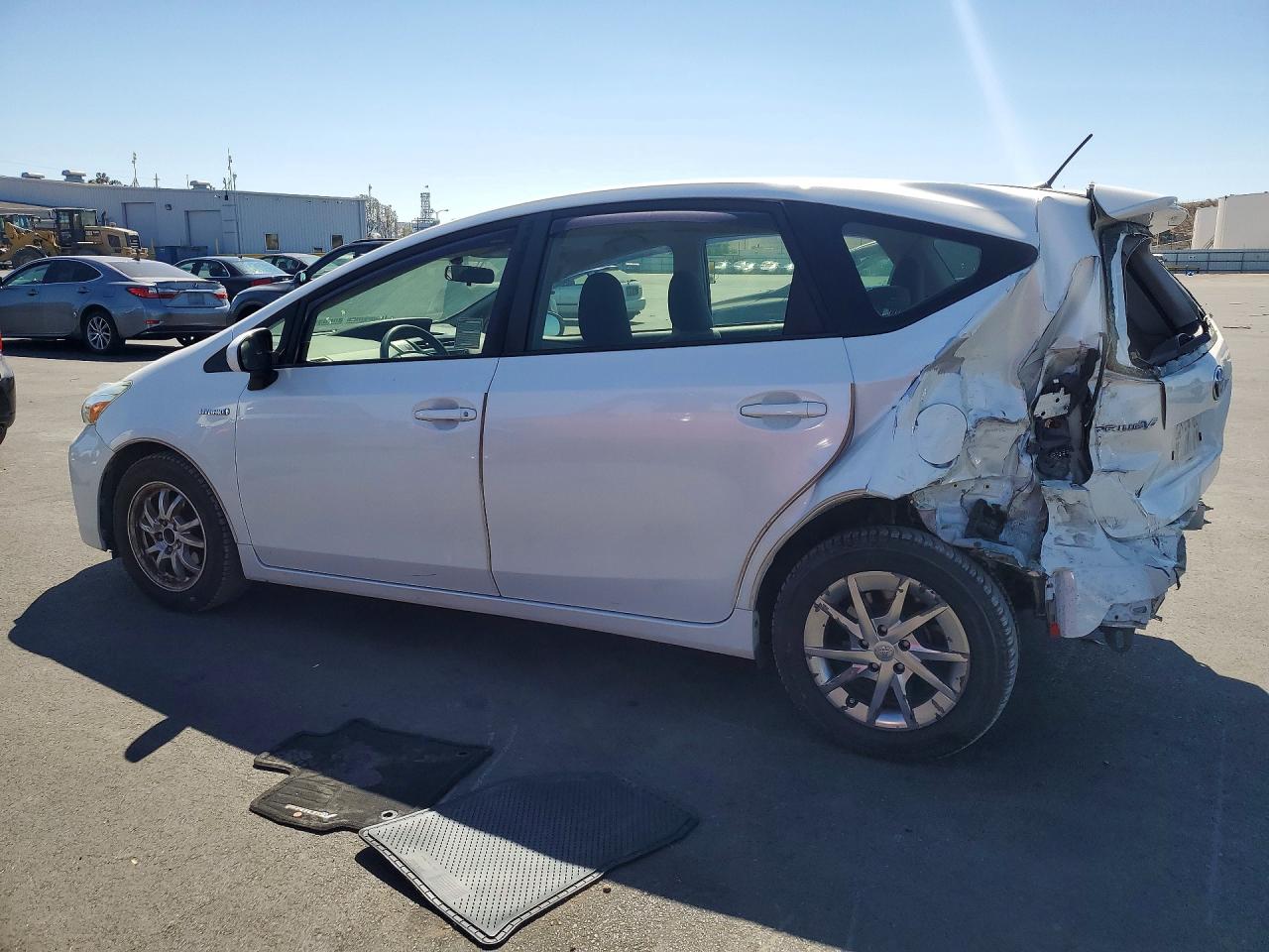 2015 TOYOTA PRIUS V TWO — снимка 2