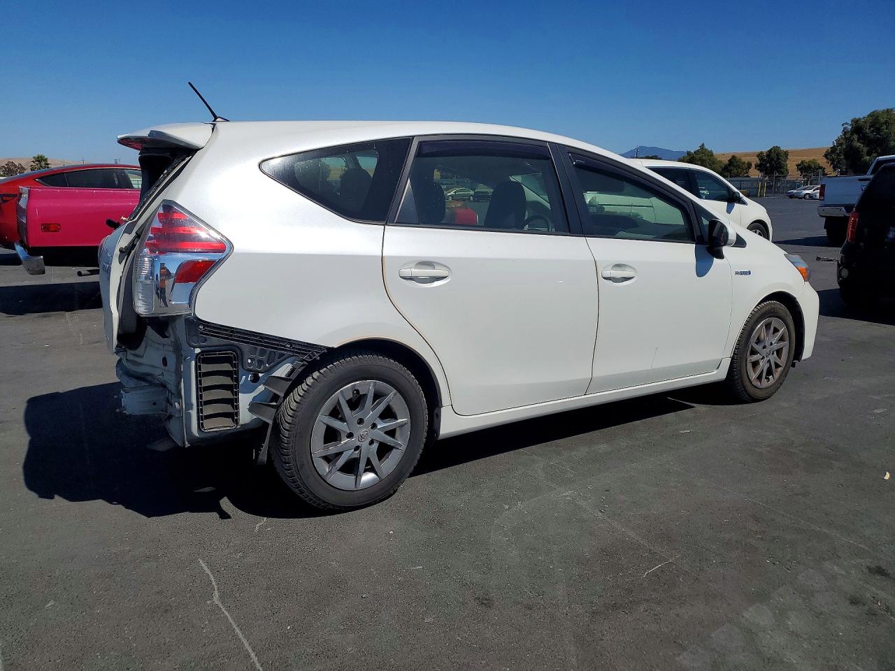 2015 TOYOTA PRIUS V TWO — снимка 3