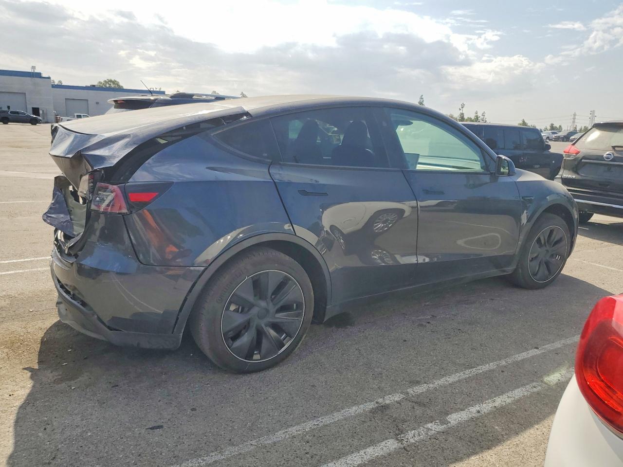 2025 TESLA MODEL Y — снимка 3