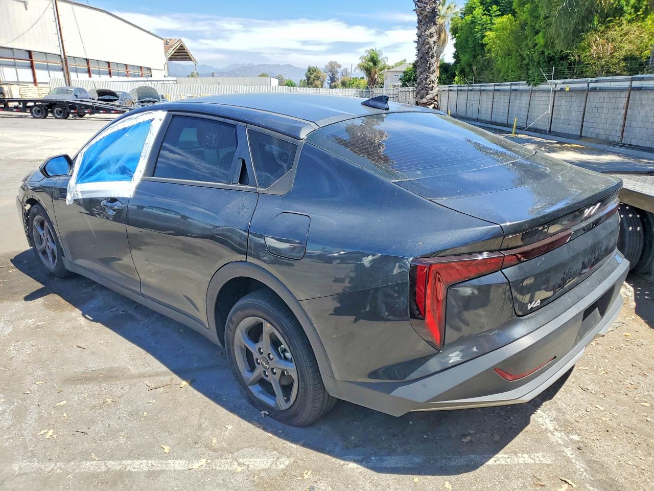 2025 KIA K4 LXS — снимка 2