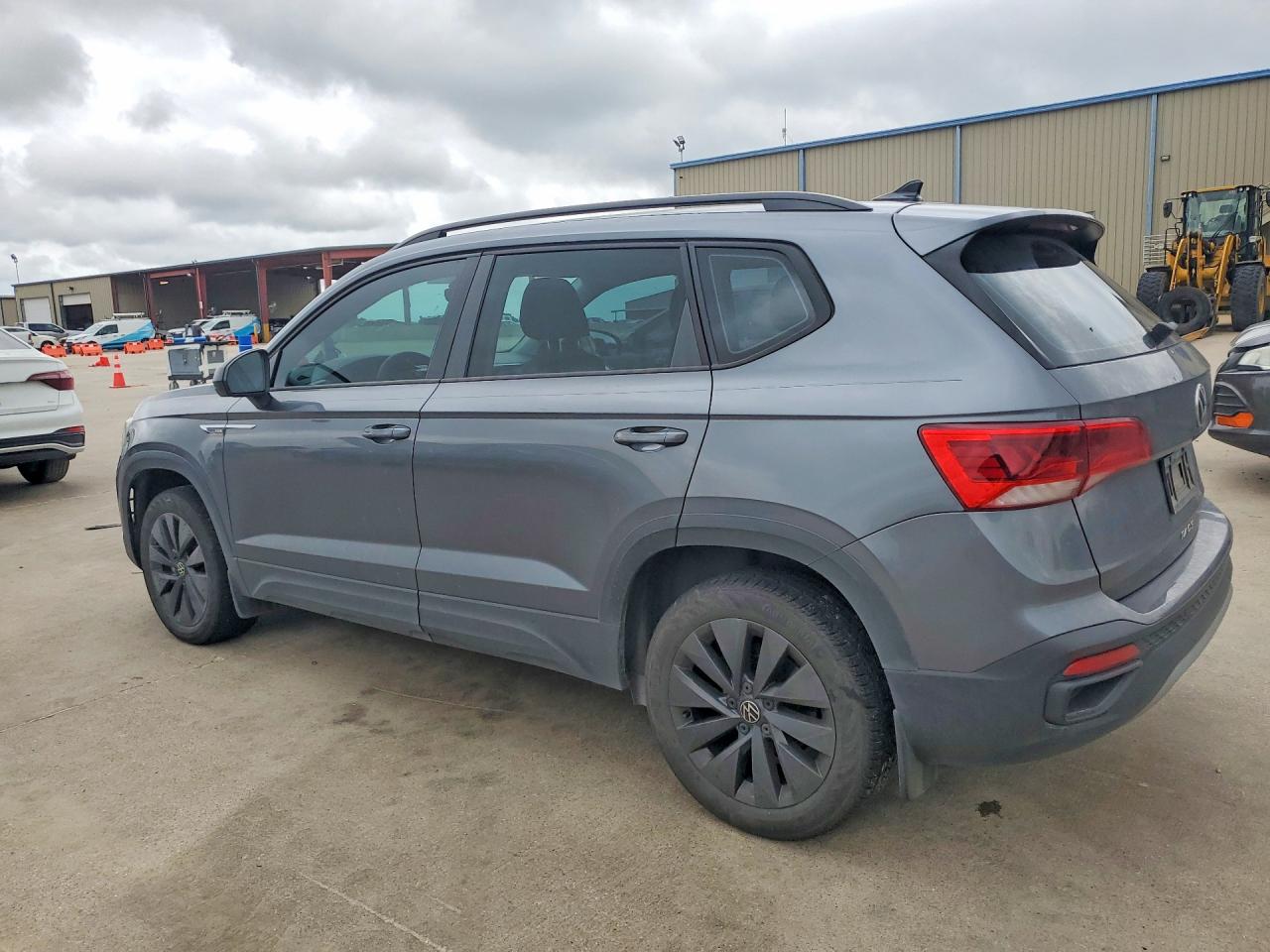2023 VOLKSWAGEN TAOS S — снимка 2
