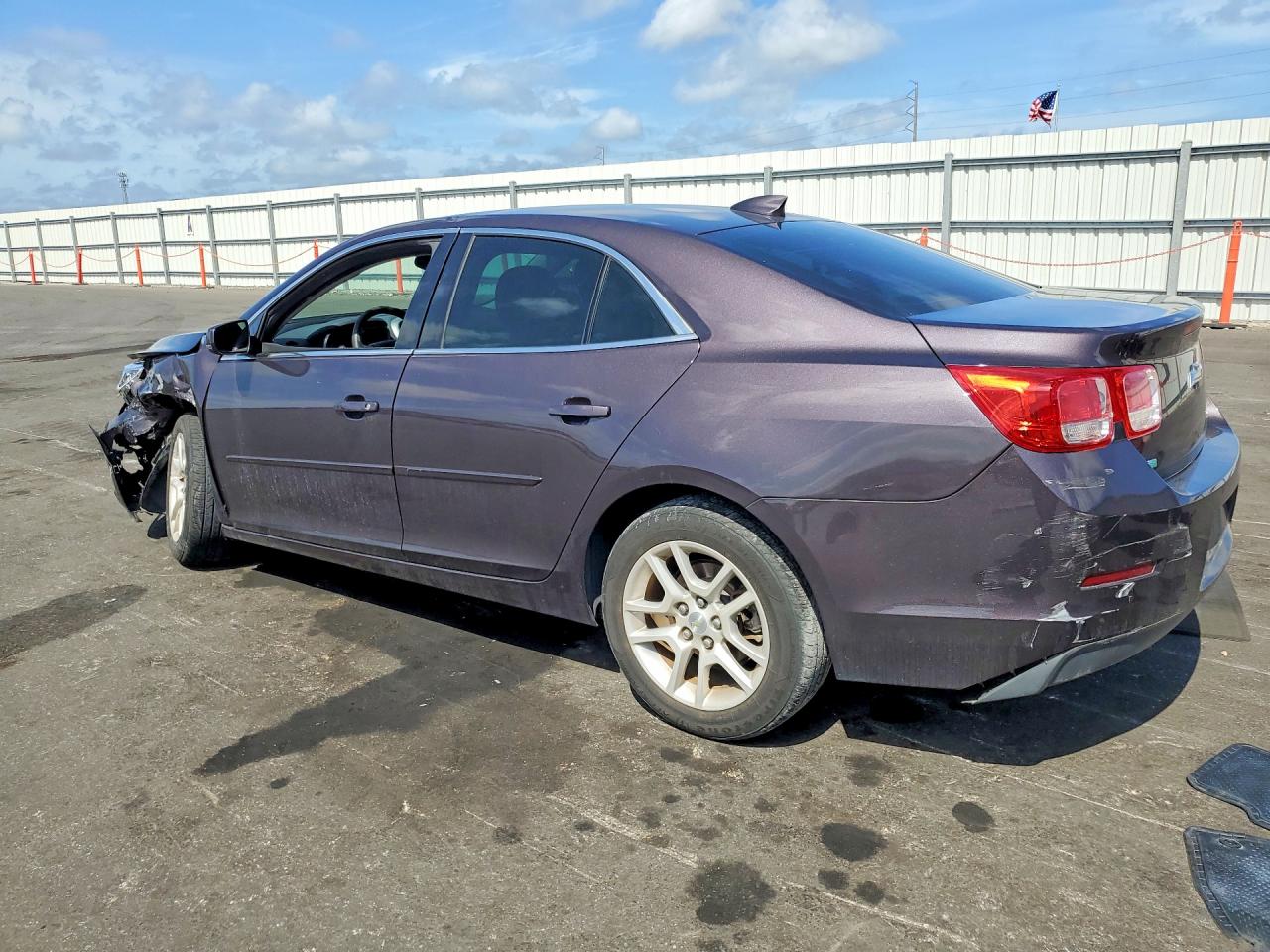2015 CHEVROLET MALIBU 1LT — снимка 2