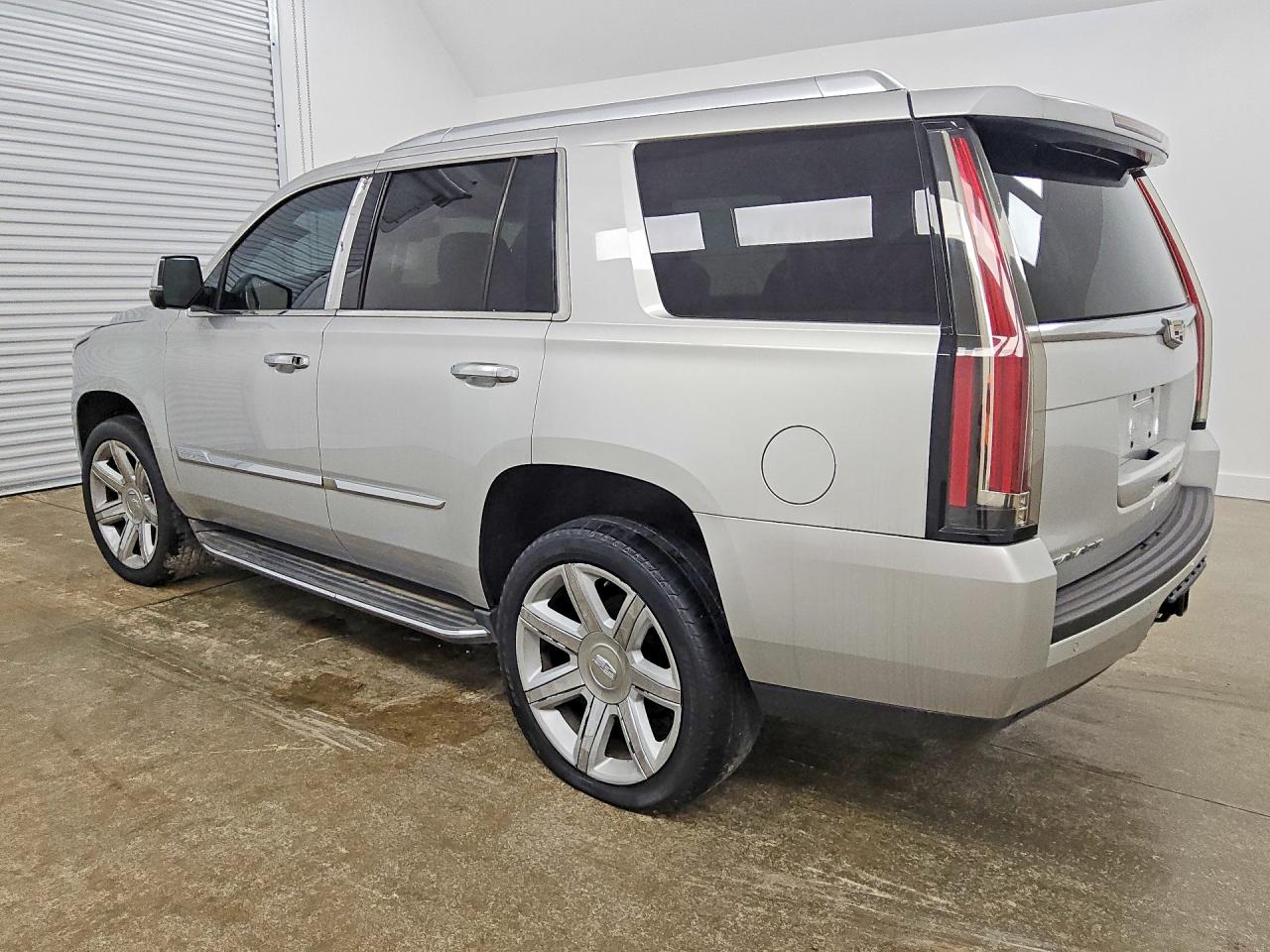 2015 CADILLAC ESCALADE LUXURY — снимка 2