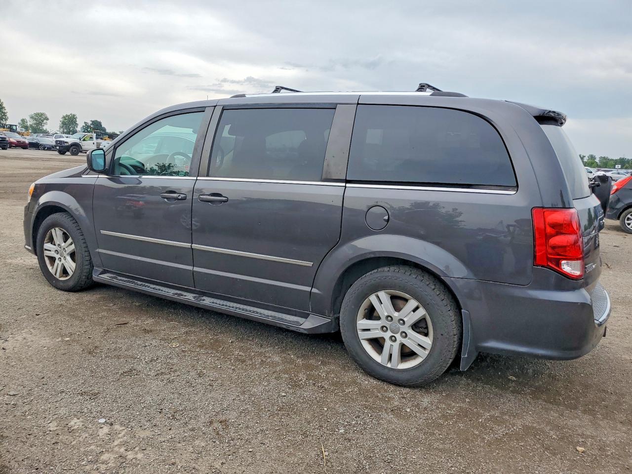 2015 DODGE GRAND CARAVAN CREW — снимка 2
