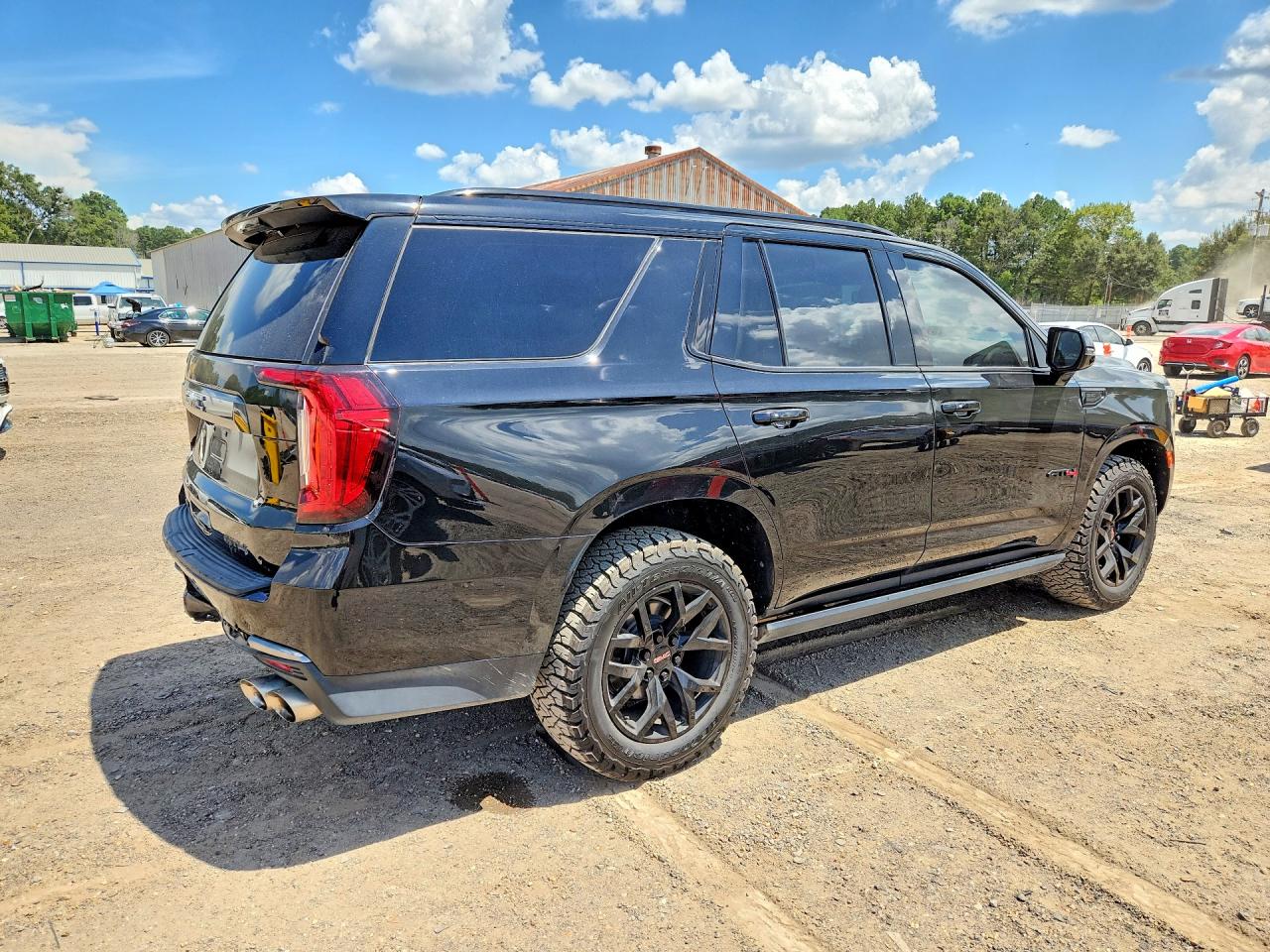 2022 GMC YUKON AT4 — снимка 3
