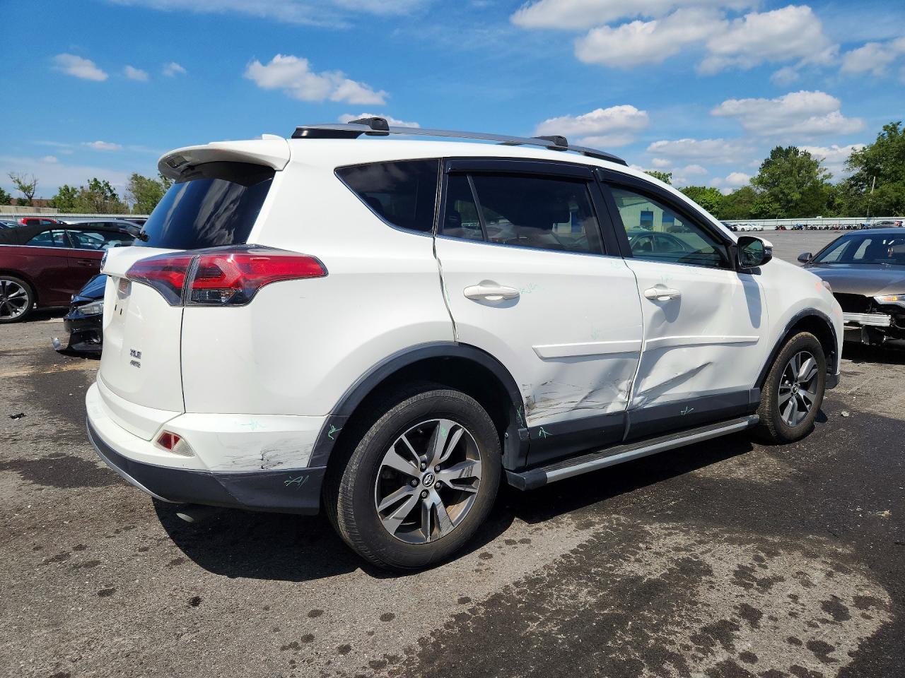 2018 TOYOTA RAV4 XLE — снимка 3